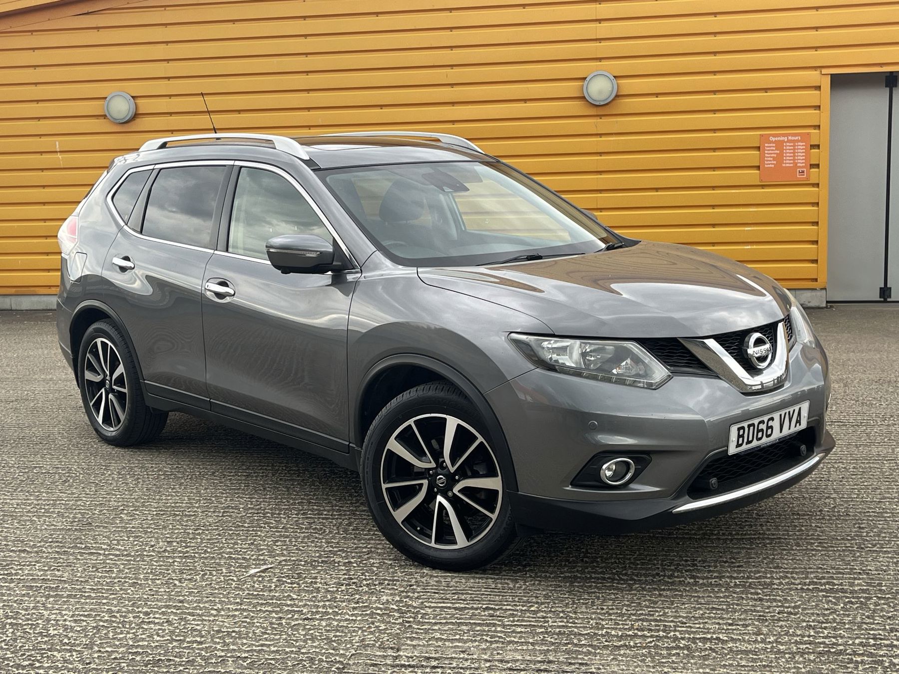 Main listing image - Nissan X-Trail