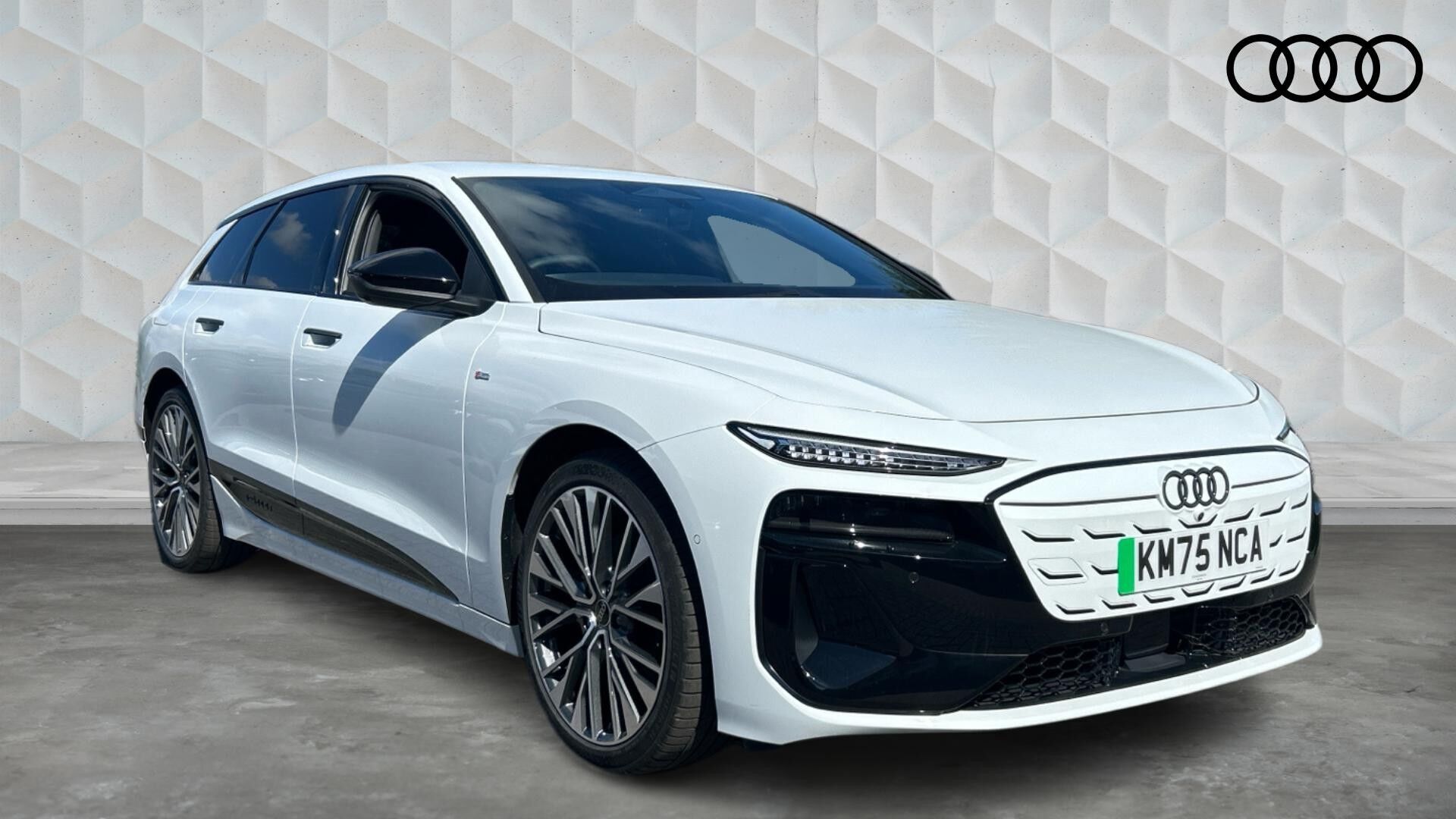 Main listing image - Audi A6