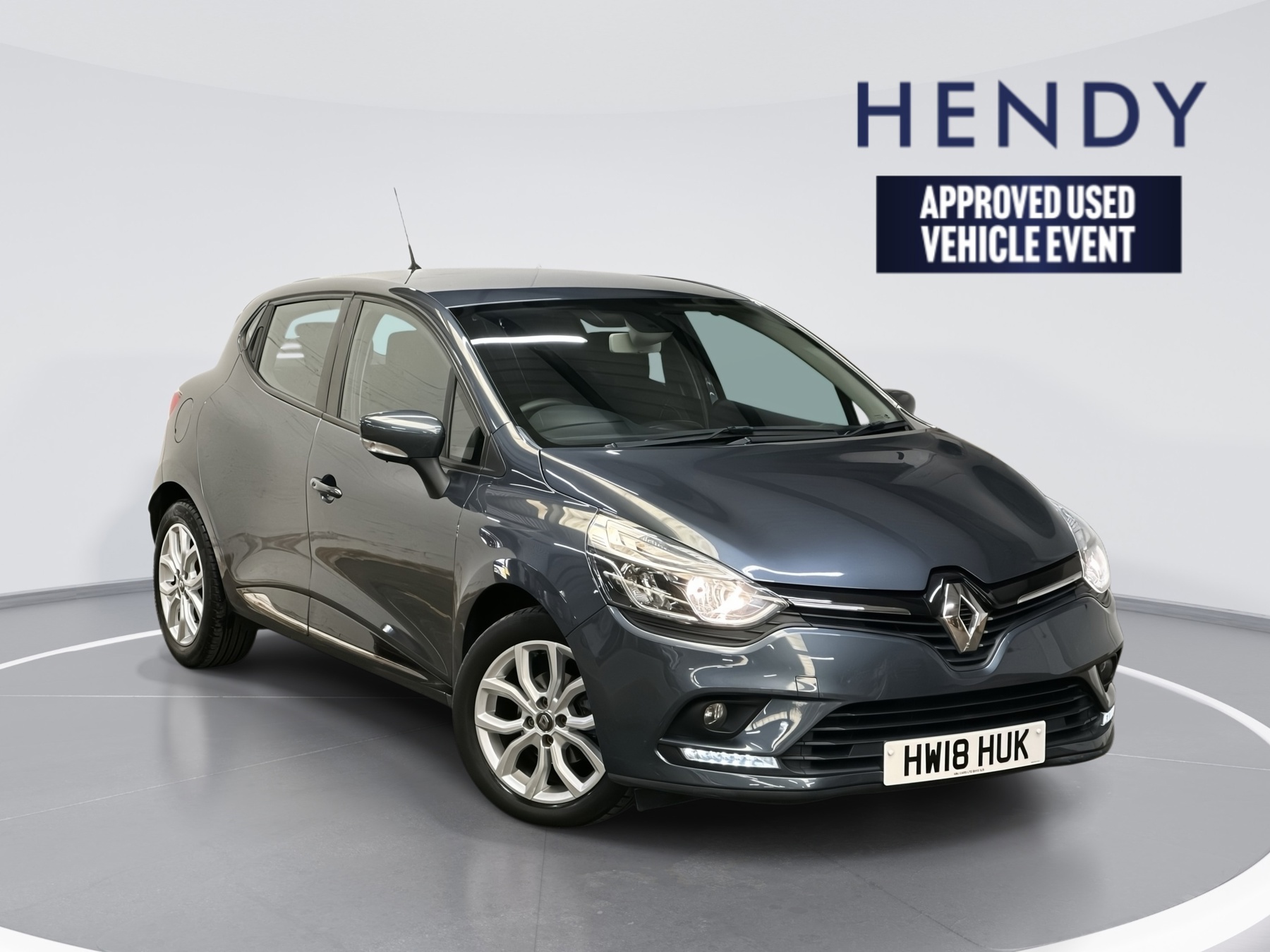 Main listing image - Renault Clio