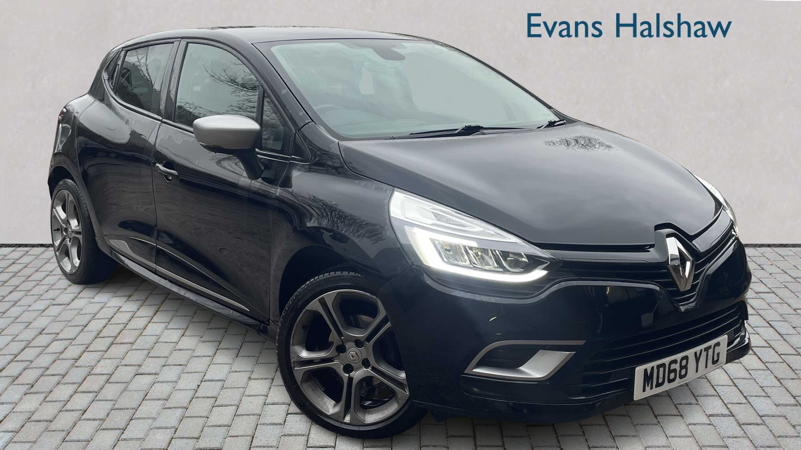 Main listing image - Renault Clio