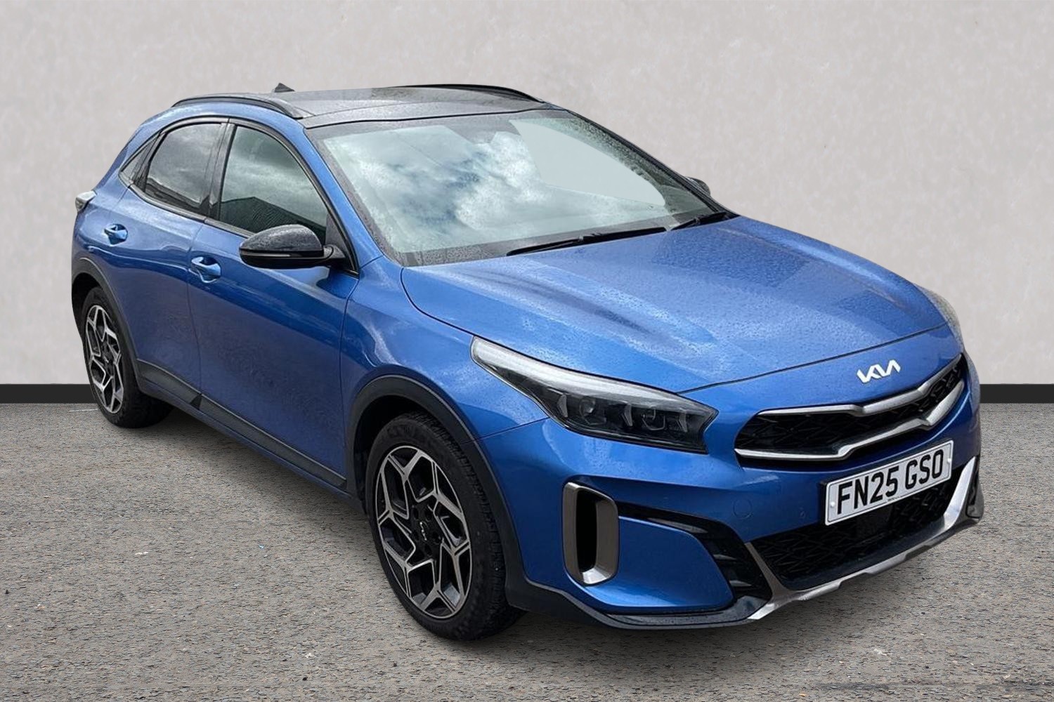 Main listing image - Kia XCeed