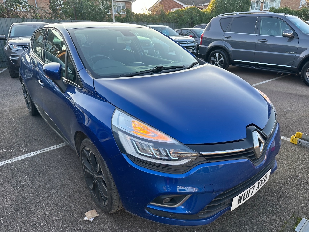 Main listing image - Renault Clio