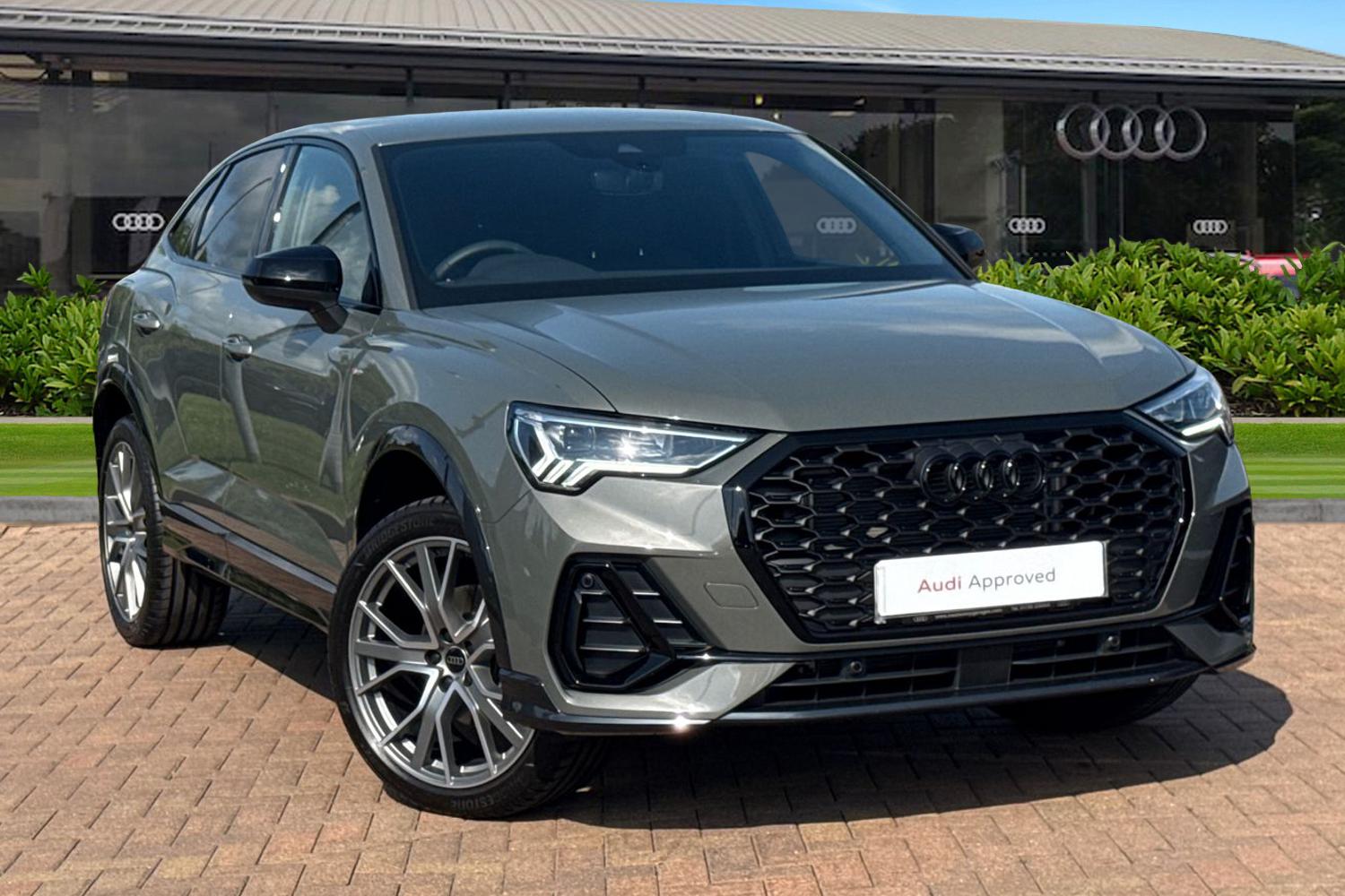 Main listing image - Audi Q3