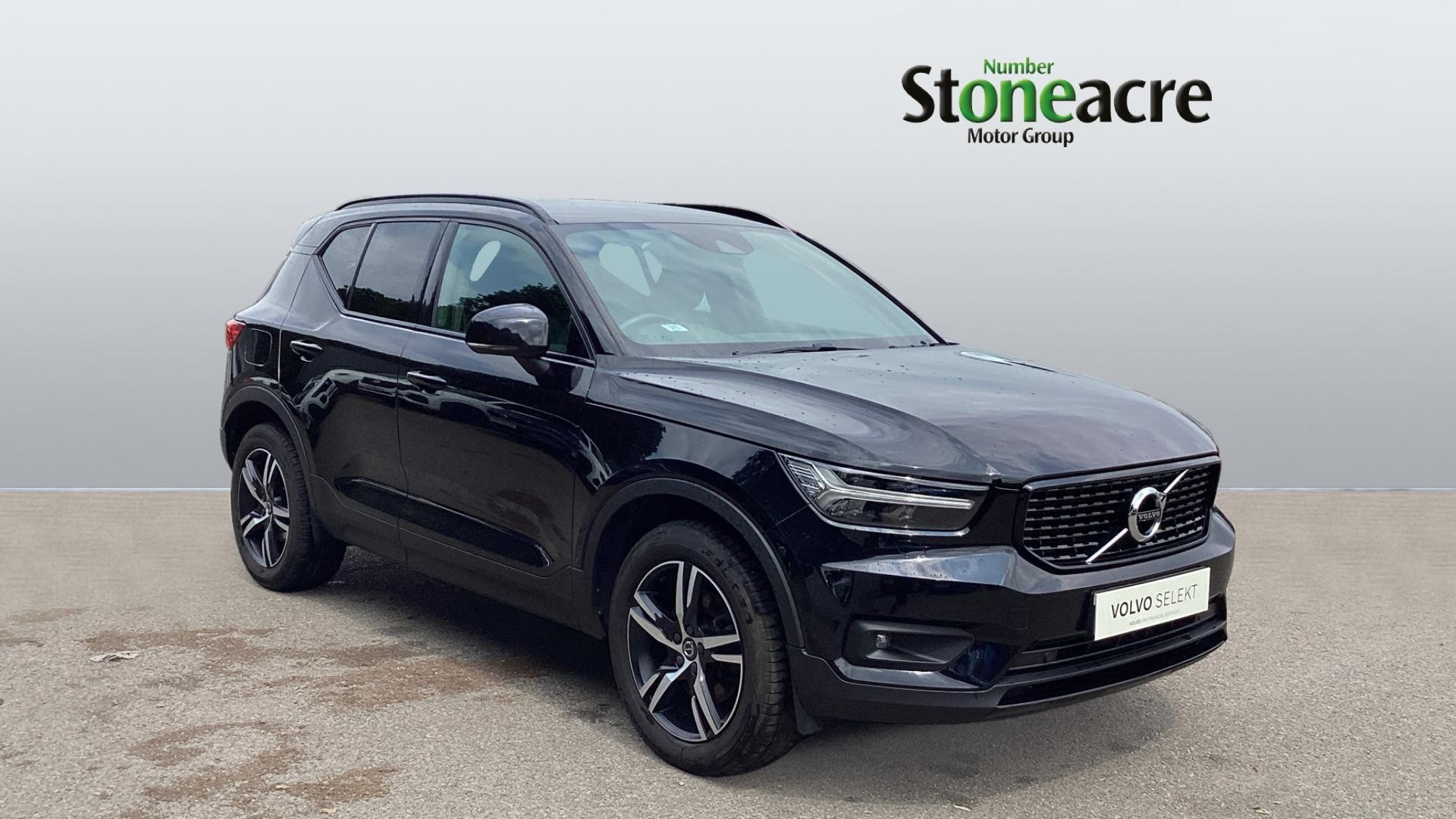 Main listing image - Volvo XC40