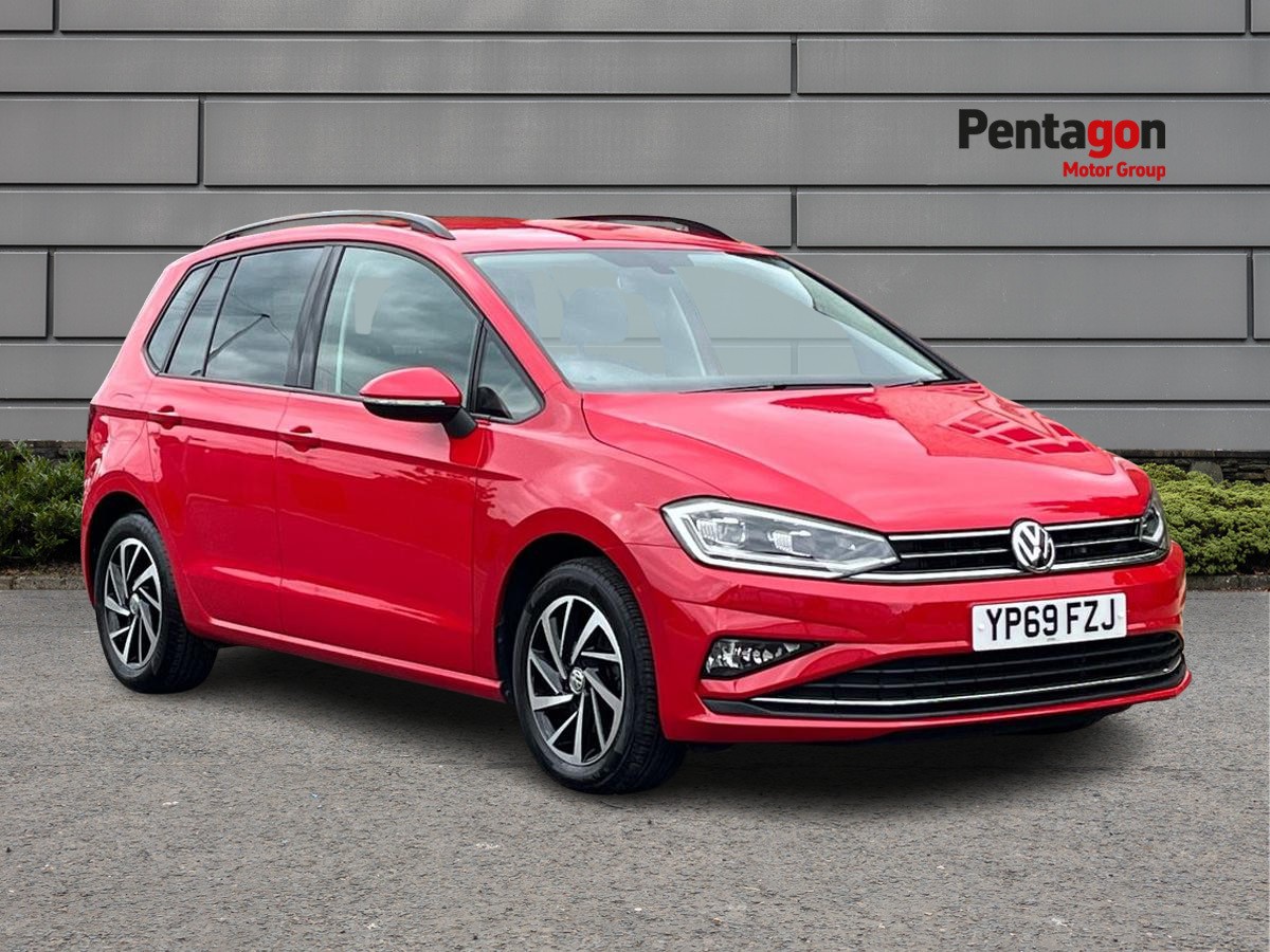 Main listing image - Volkswagen Golf Estate