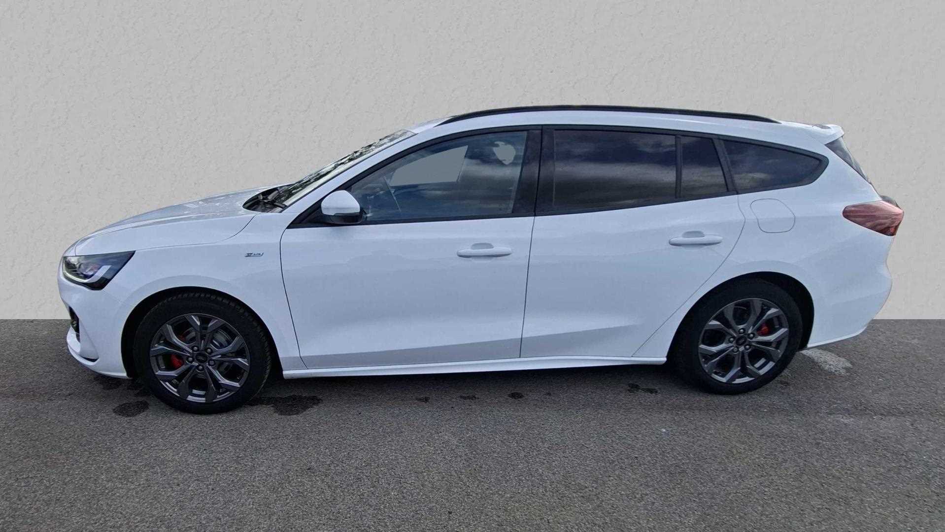 Main listing image - Ford Focus Estate