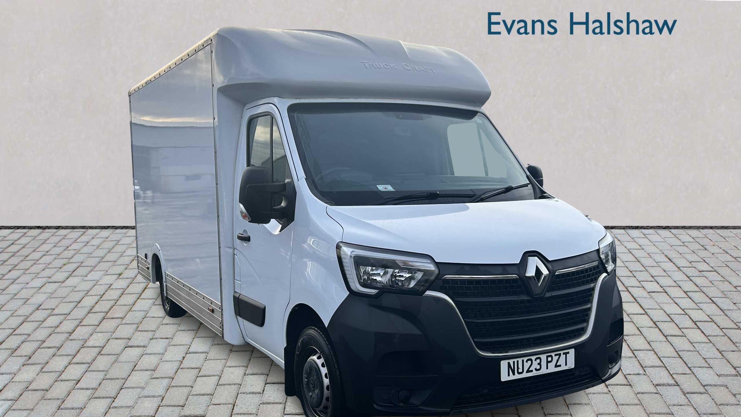 Main listing image - Renault Master