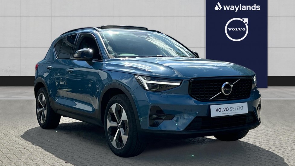 Main listing image - Volvo XC40