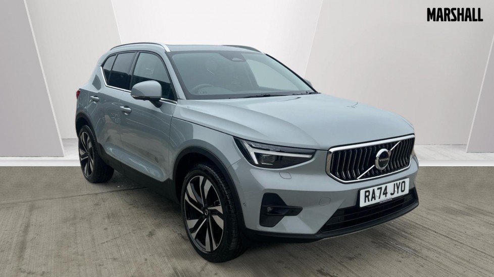 Main listing image - Volvo XC40