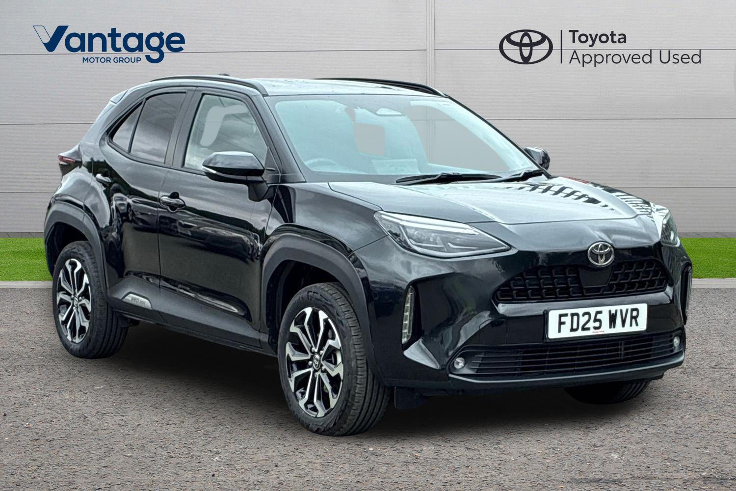 Main listing image - Toyota Yaris Cross