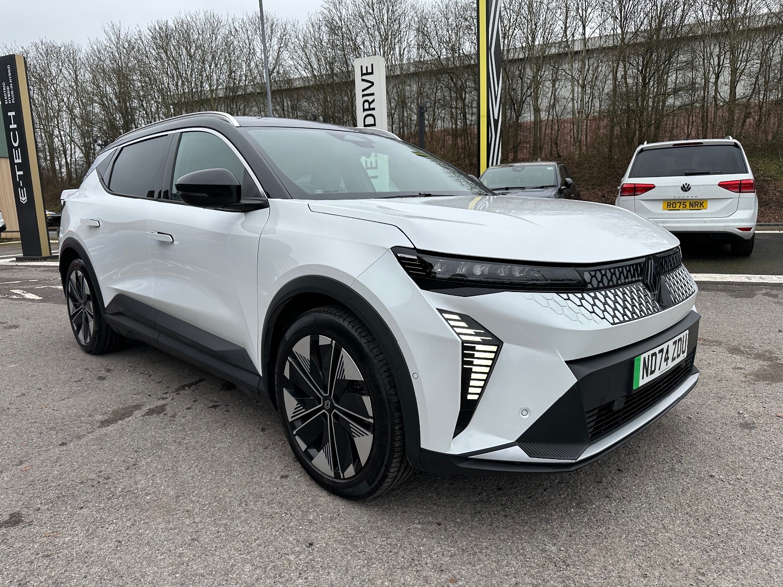 Main listing image - Renault Scenic