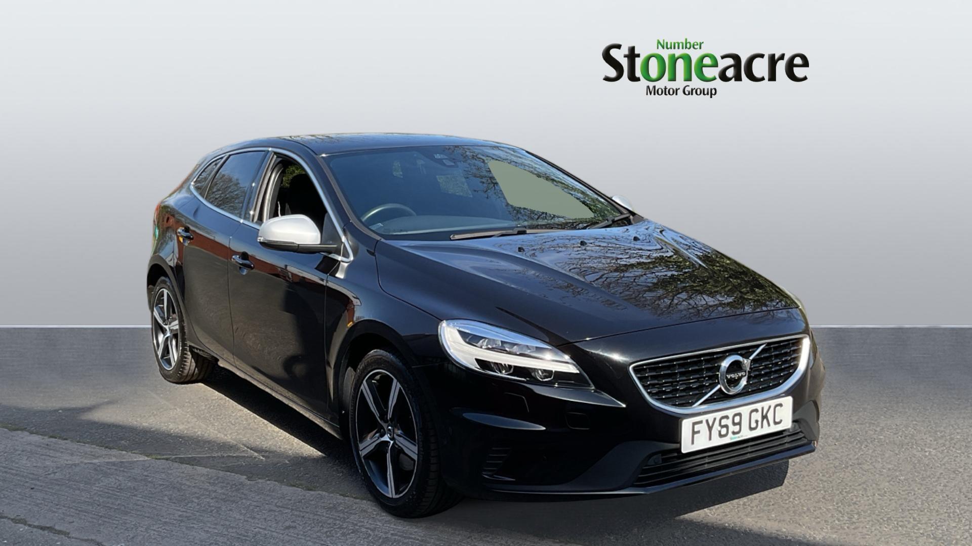 Main listing image - Volvo V40