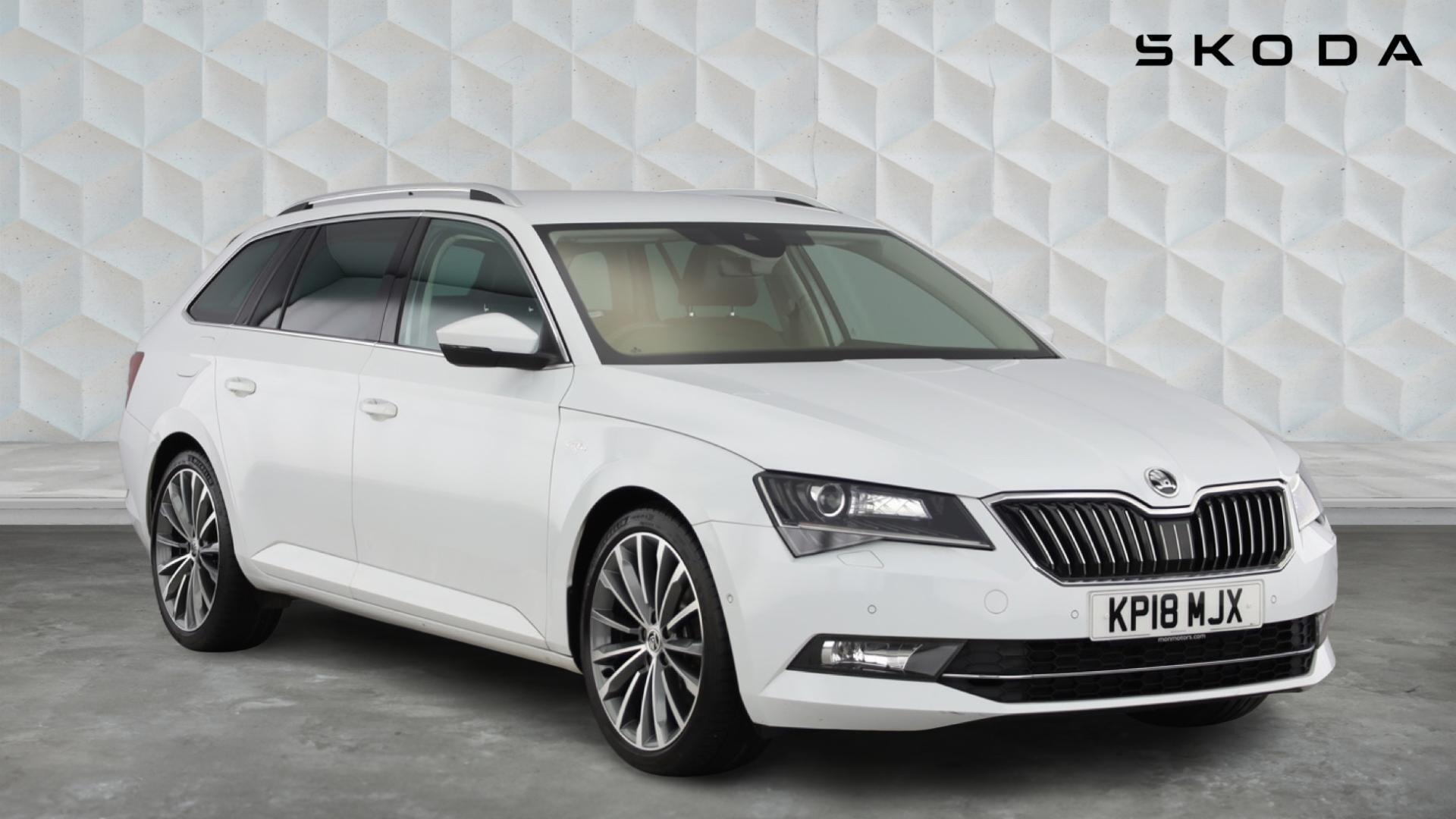 Main listing image - Skoda Superb Estate
