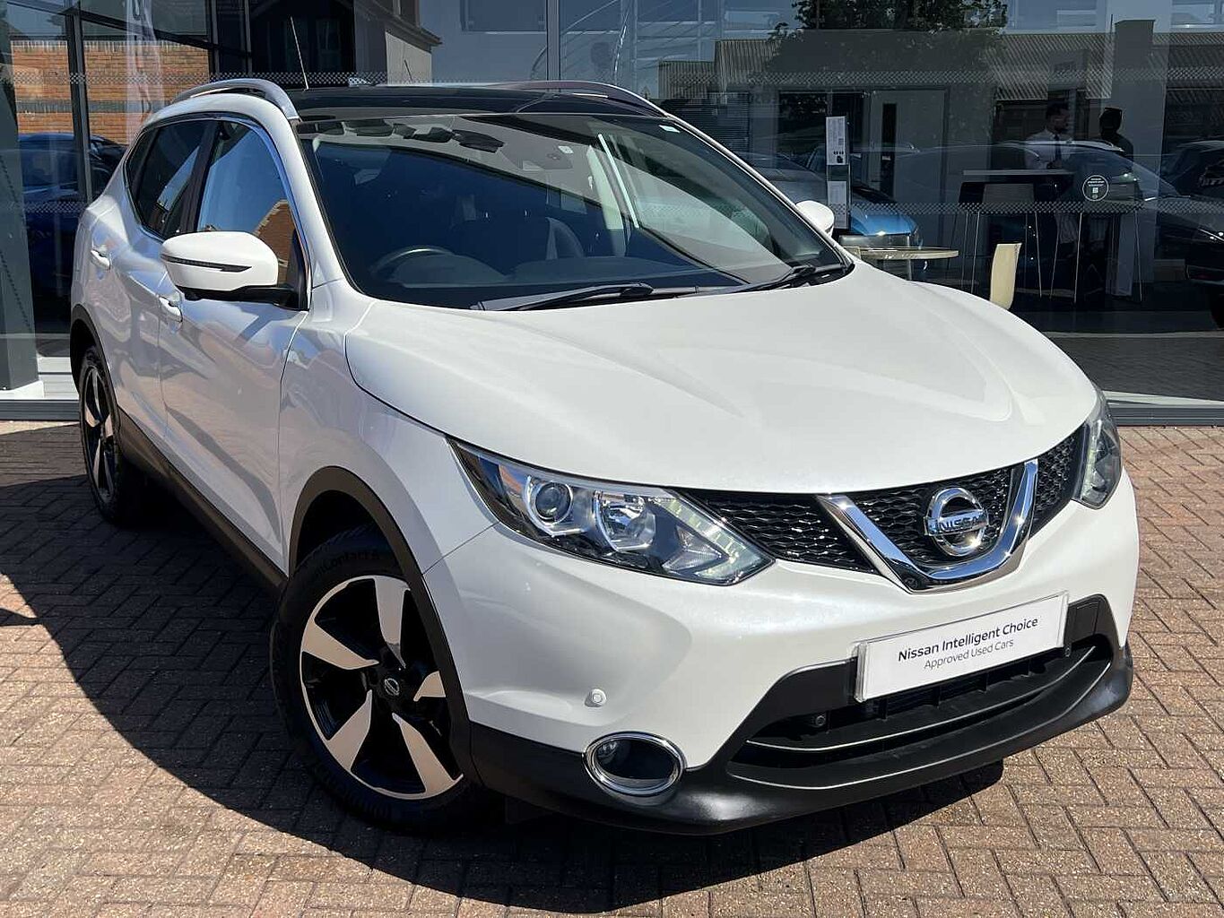 Main listing image - Nissan Qashqai