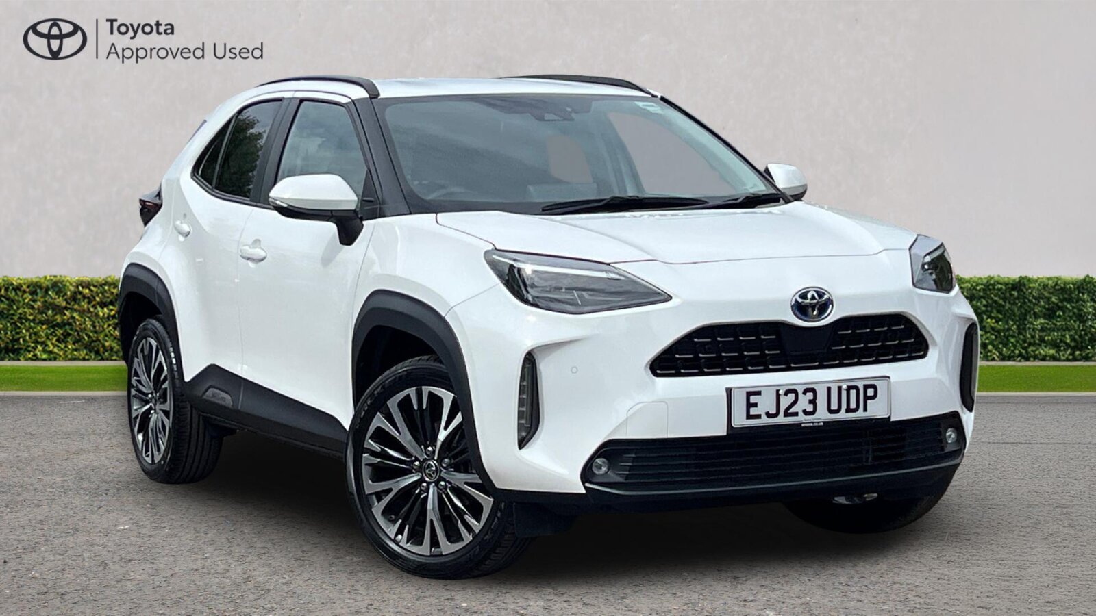 Main listing image - Toyota Yaris Cross