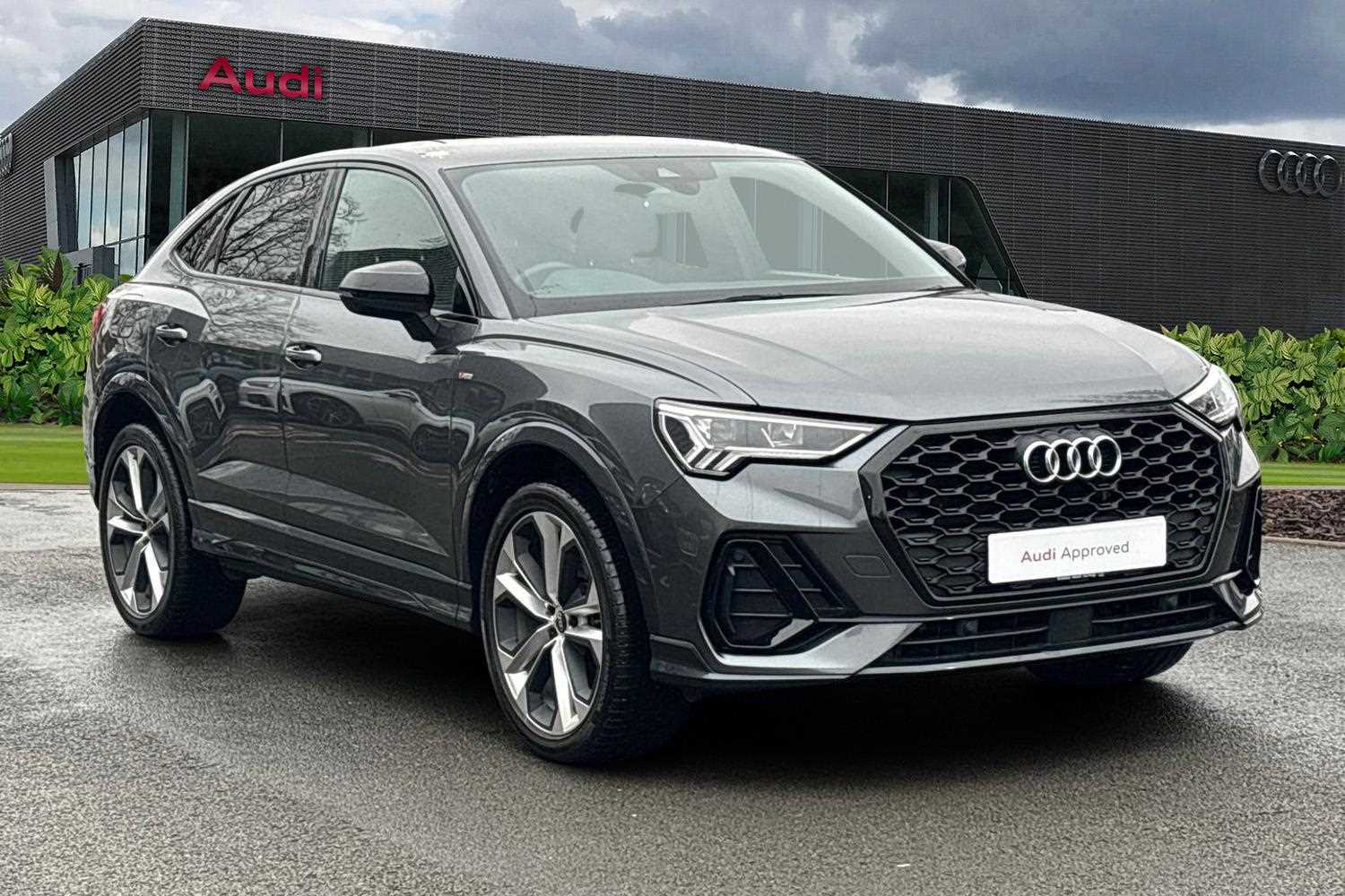 Main listing image - Audi Q3