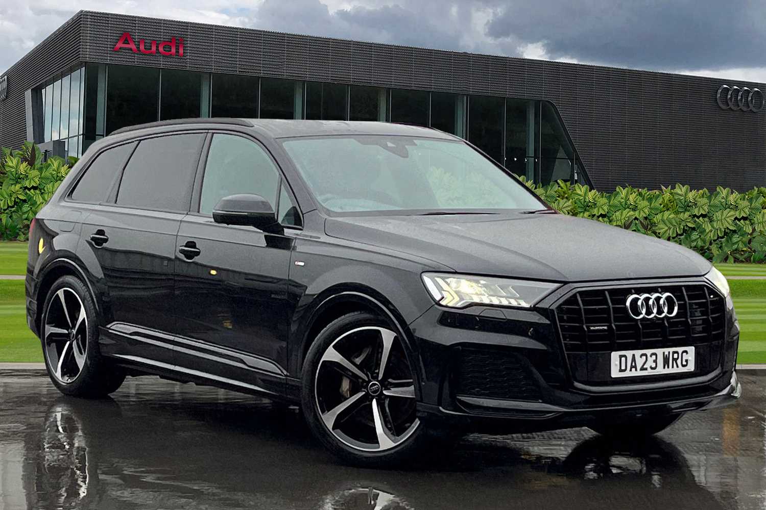 Main listing image - Audi Q7