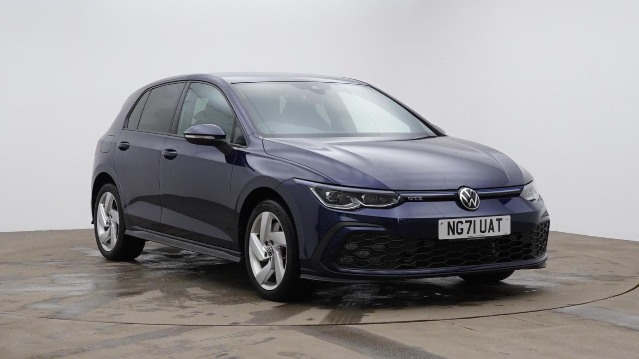 Main listing image - Volkswagen Golf GTE