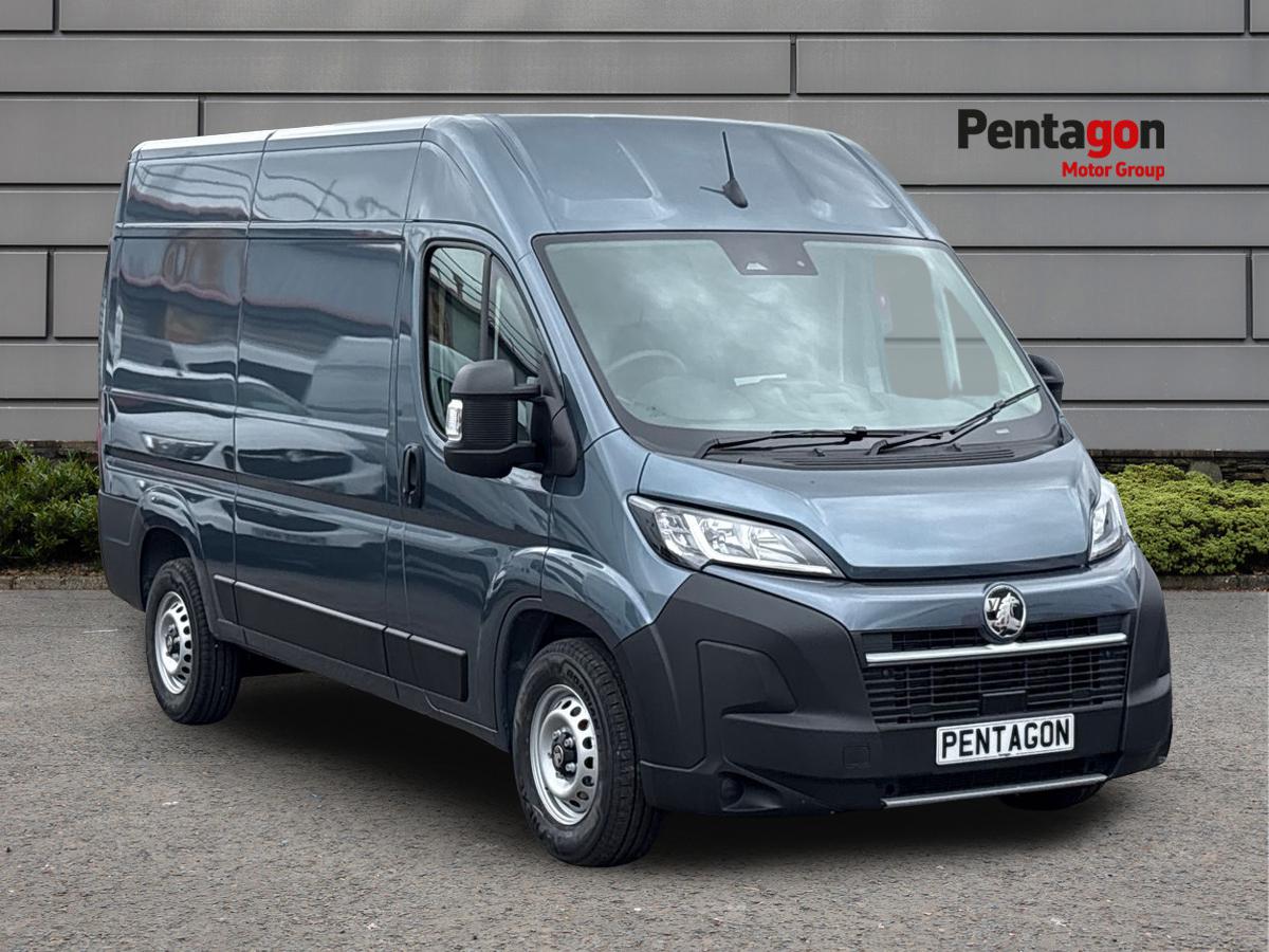 Main listing image - Vauxhall Movano