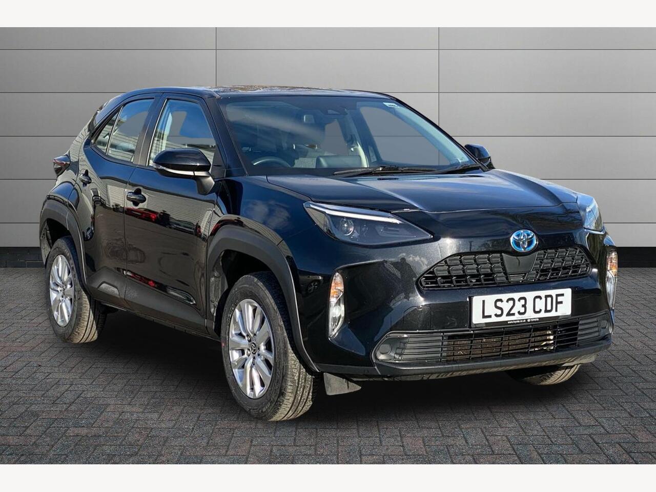 Main listing image - Toyota Yaris Cross