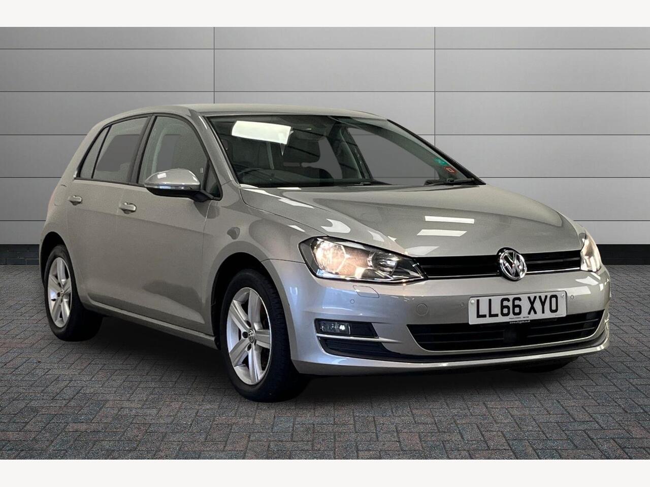 Main listing image - Volkswagen Golf