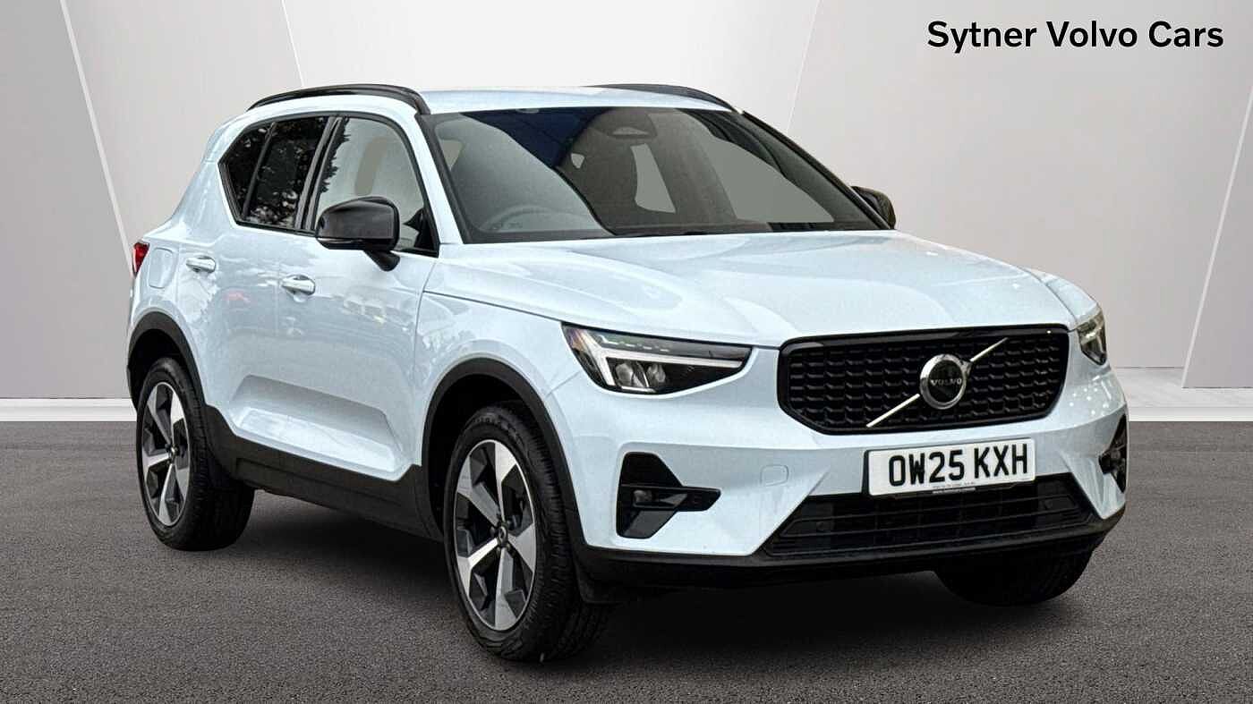 Main listing image - Volvo XC40