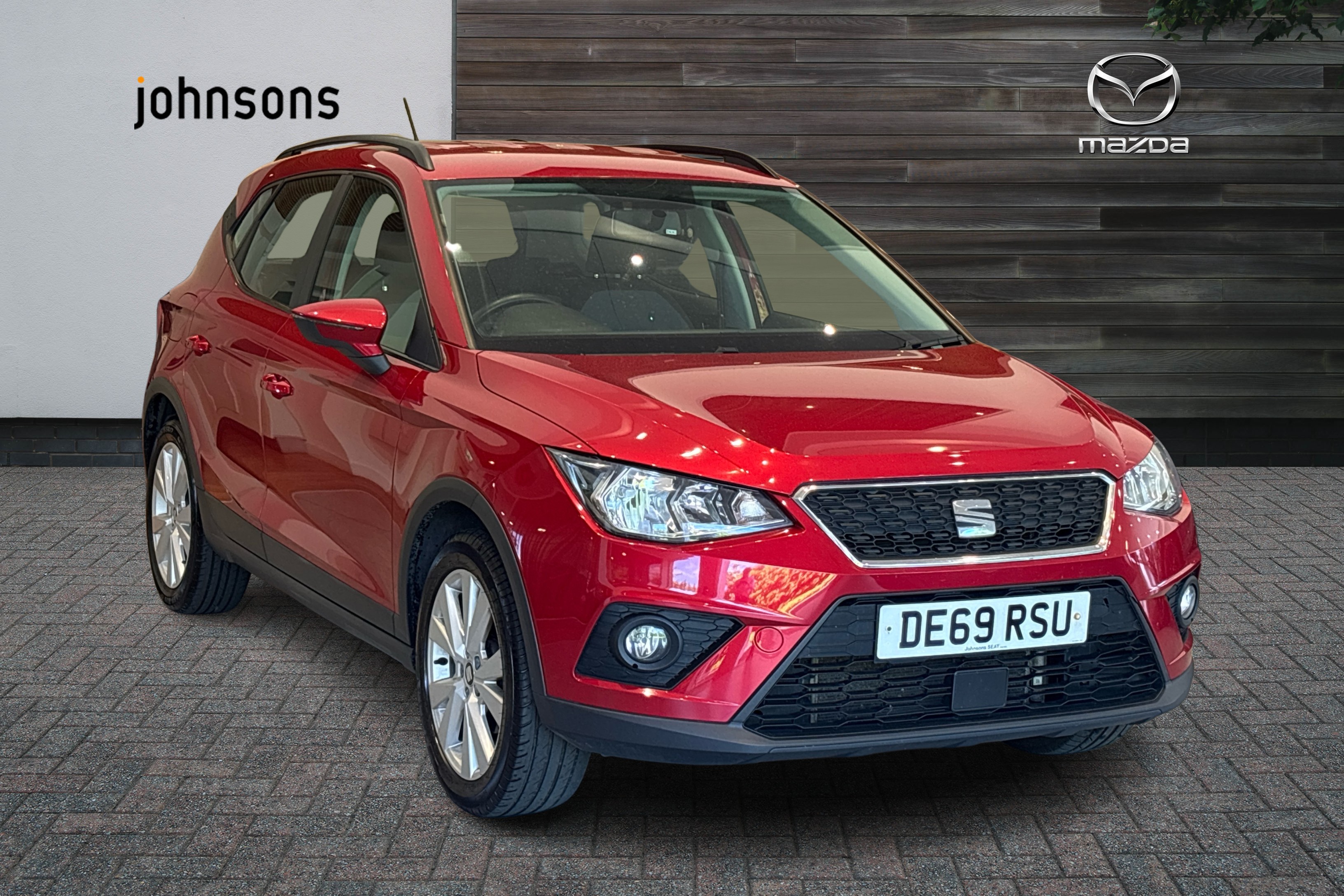 Main listing image - SEAT Arona