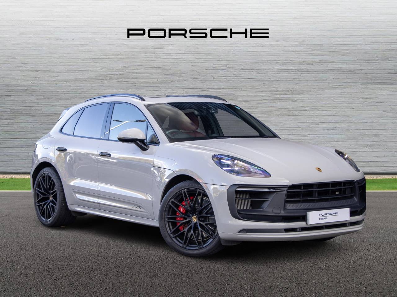 Main listing image - Porsche Macan
