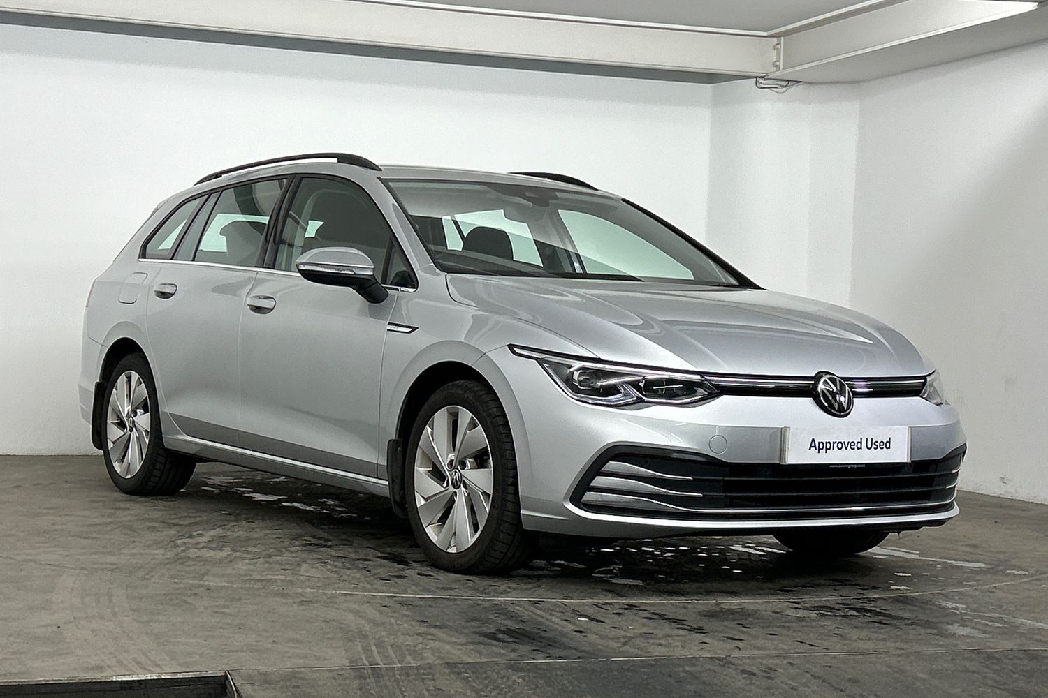Main listing image - Volkswagen Golf Estate