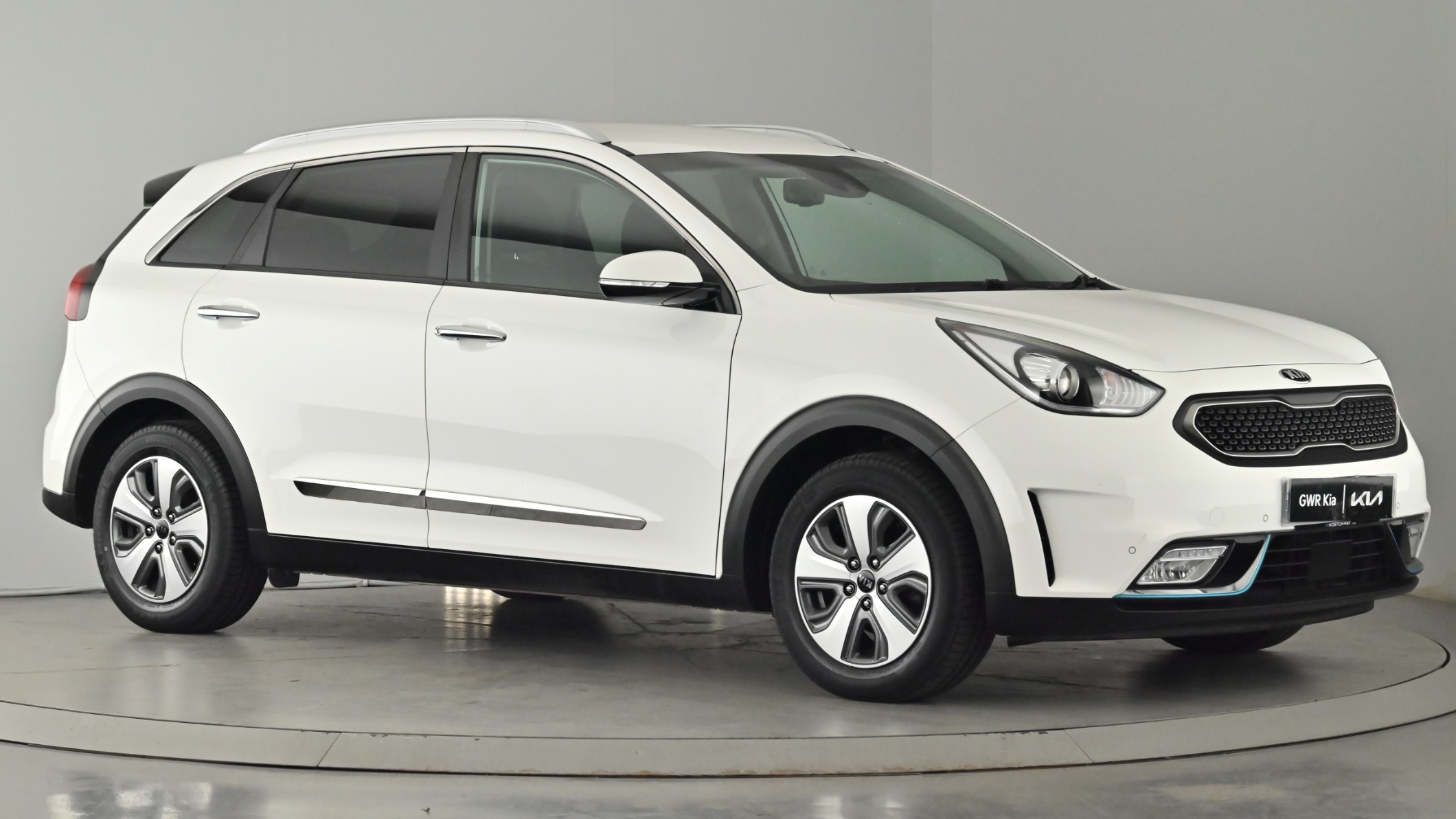 Main listing image - Kia Niro