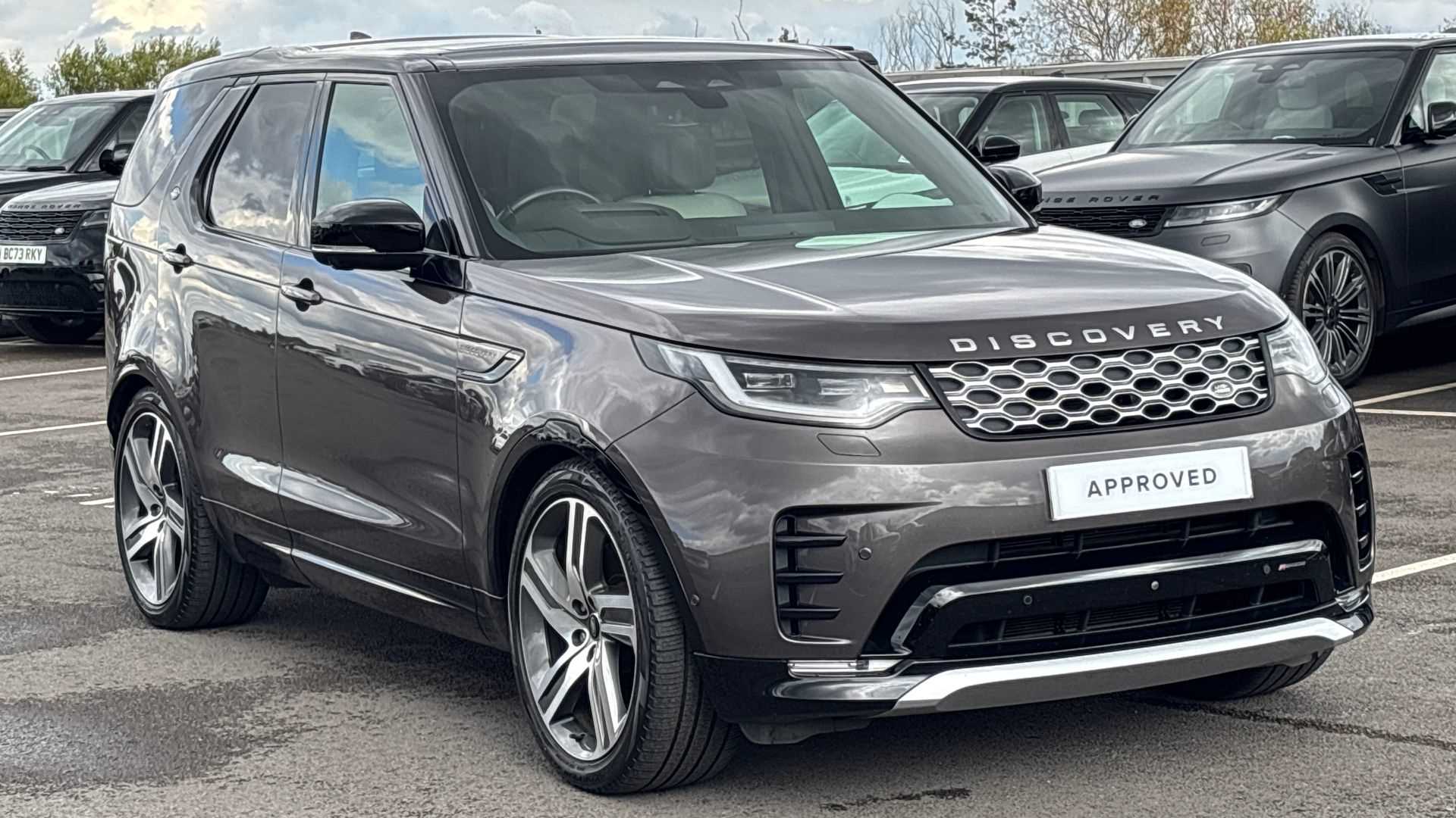 Main listing image - Land Rover Discovery