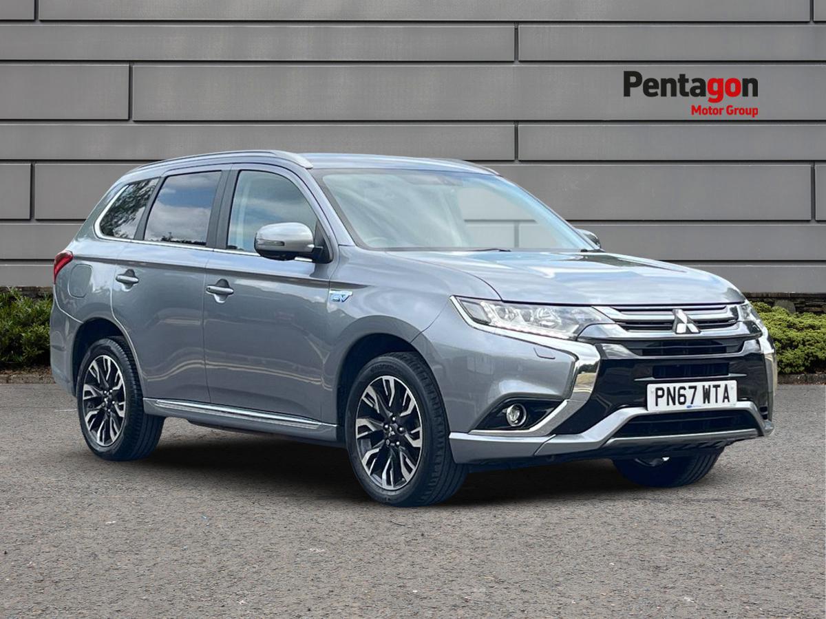 Main listing image - Mitsubishi Outlander