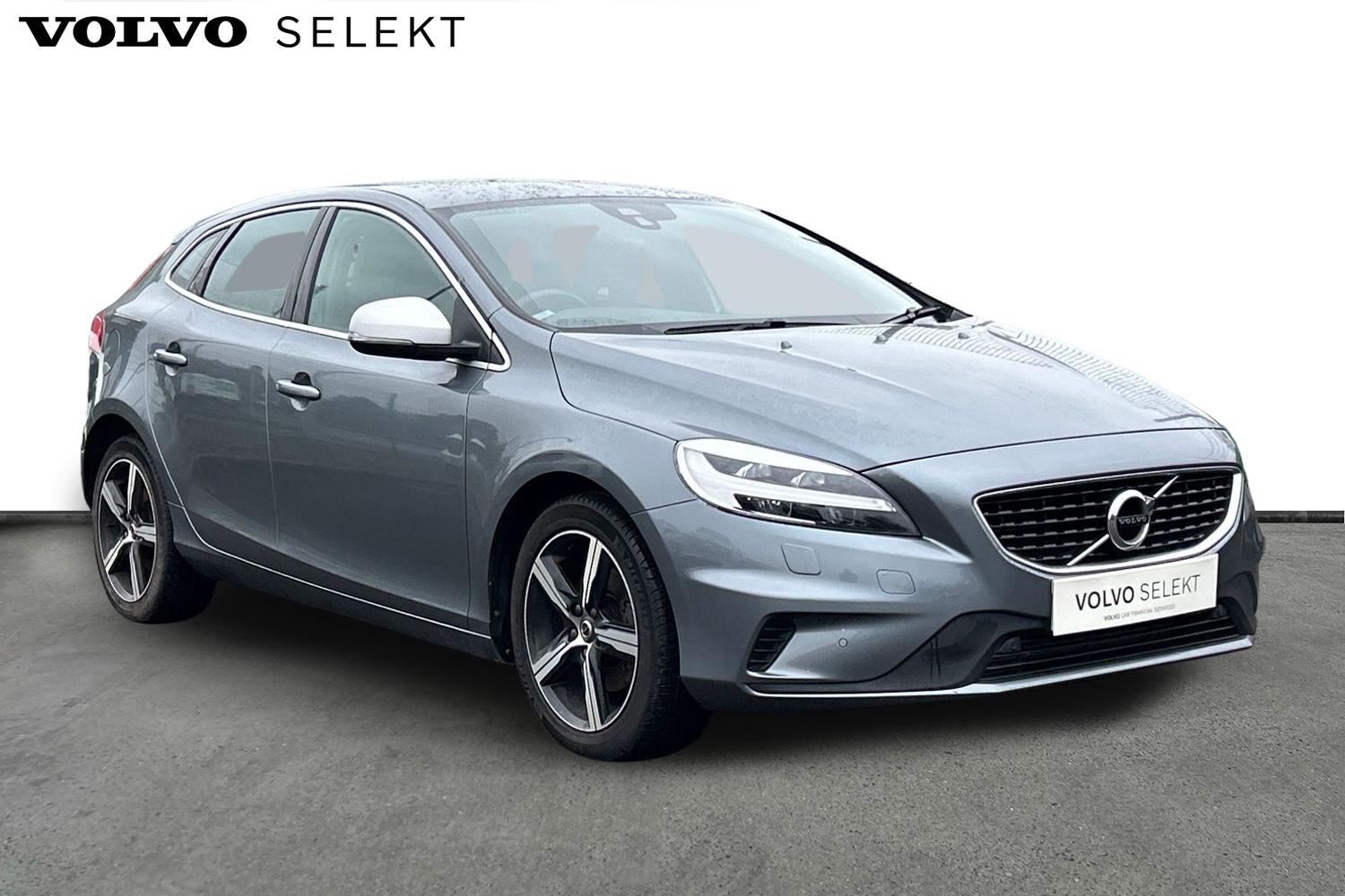 Main listing image - Volvo V40