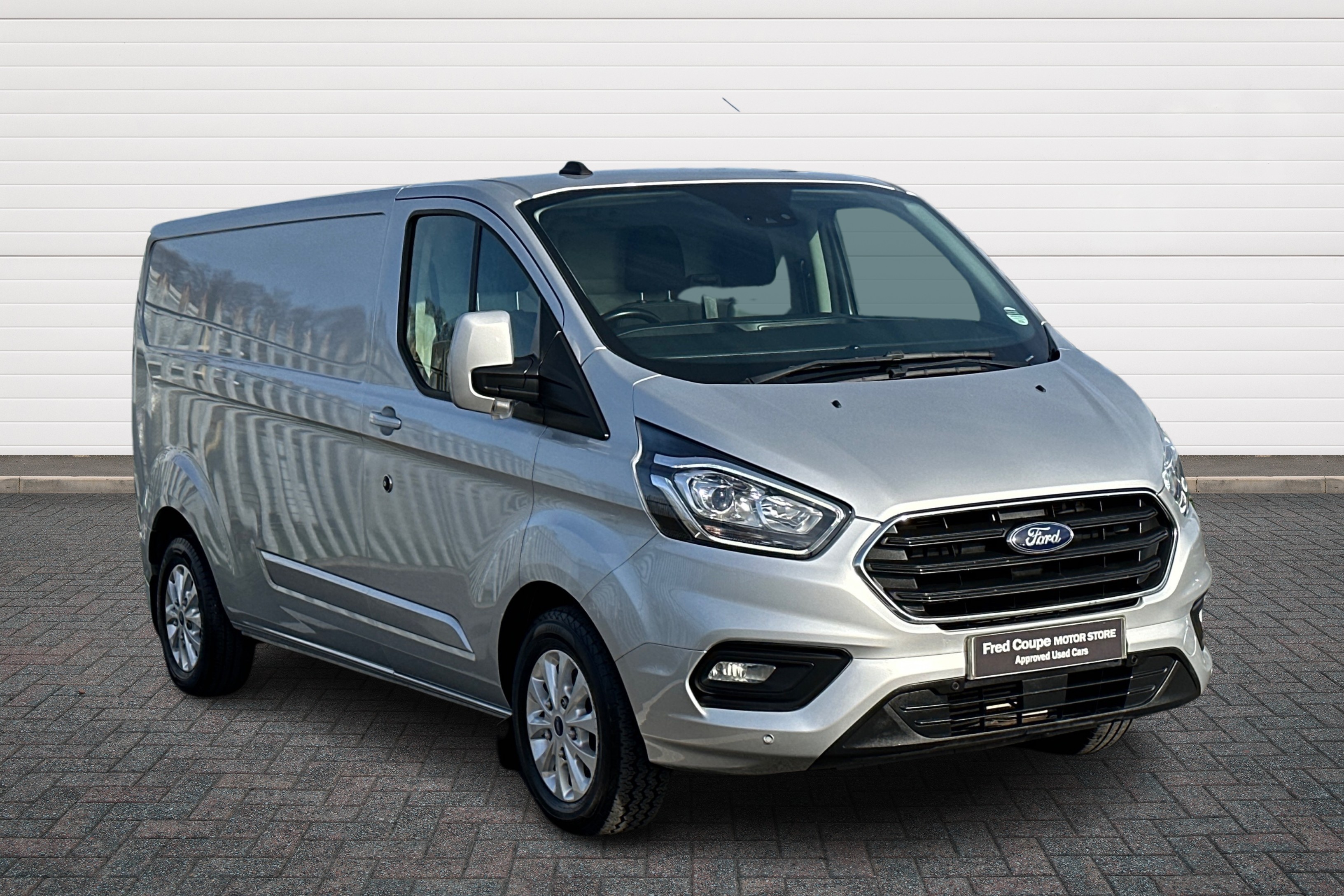 Main listing image - Ford Transit Custom