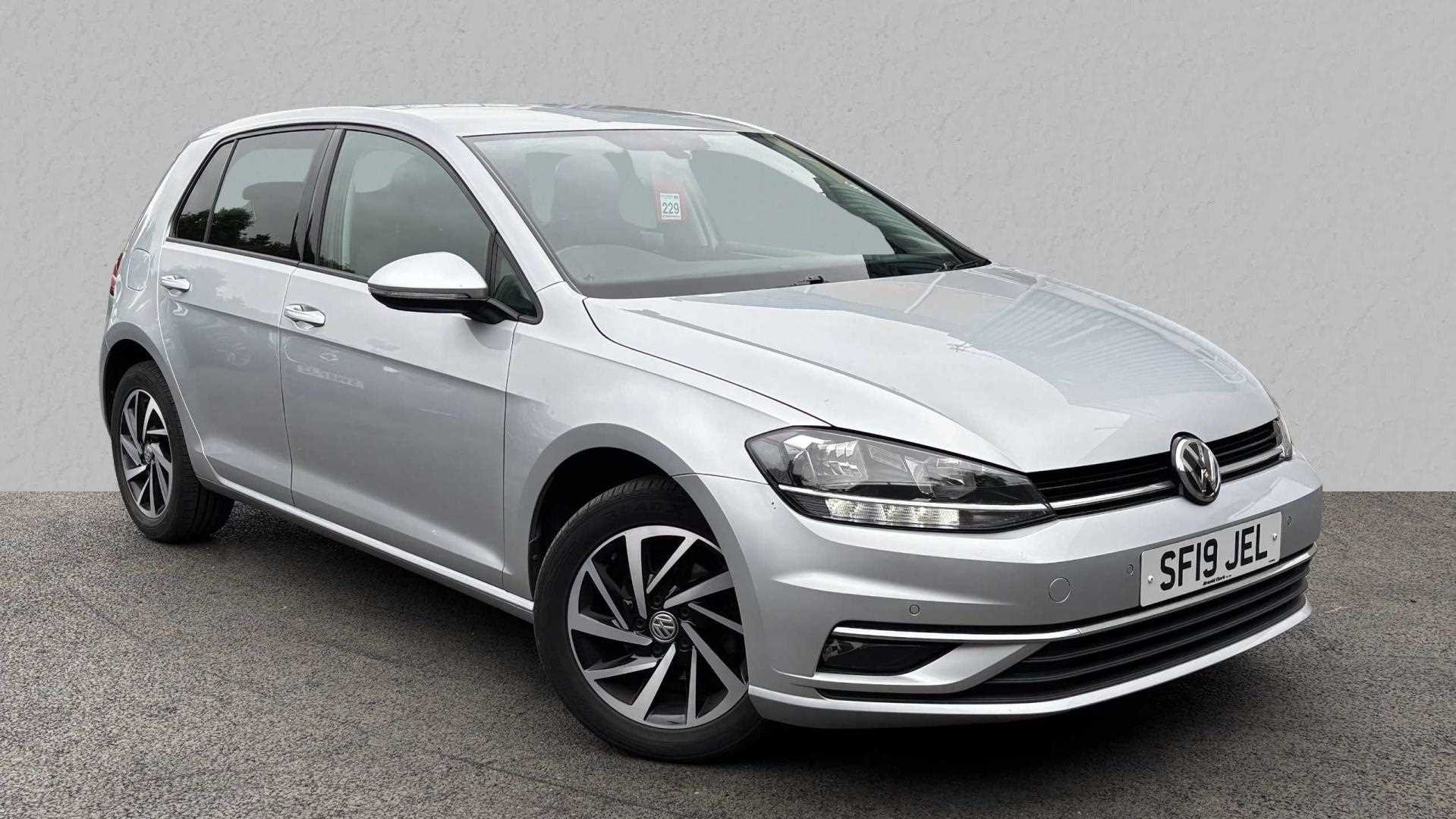 Main listing image - Volkswagen Golf