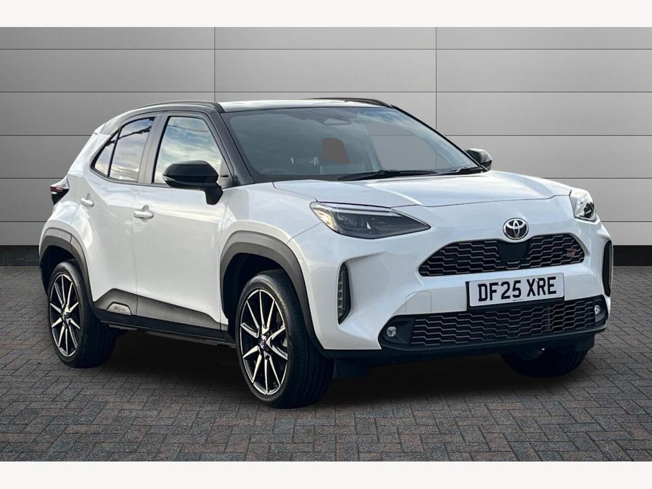 Main listing image - Toyota Yaris Cross