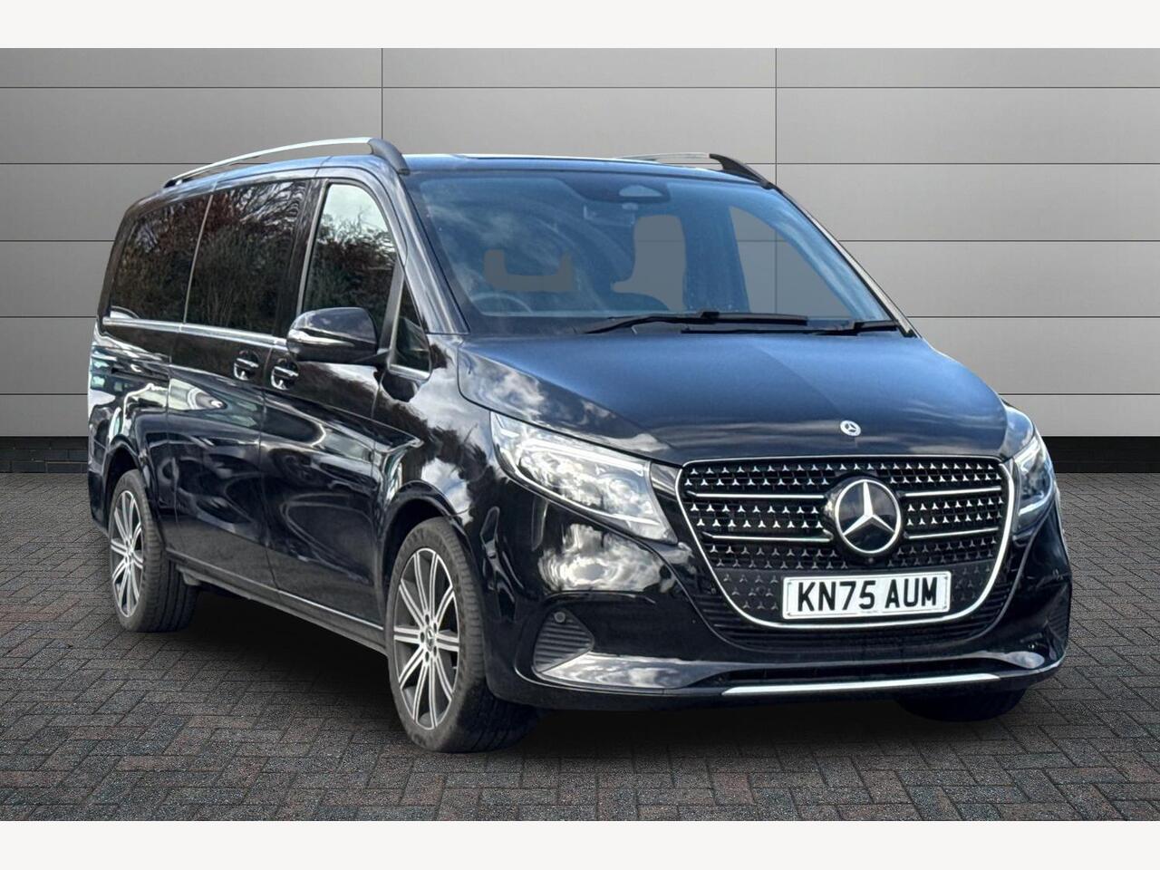 Main listing image - Mercedes-Benz V-Class