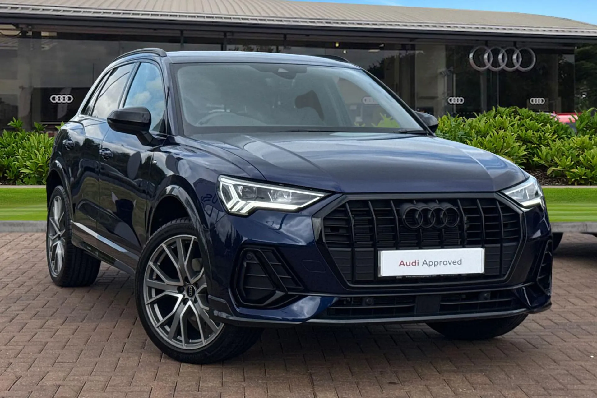 Main listing image - Audi Q3