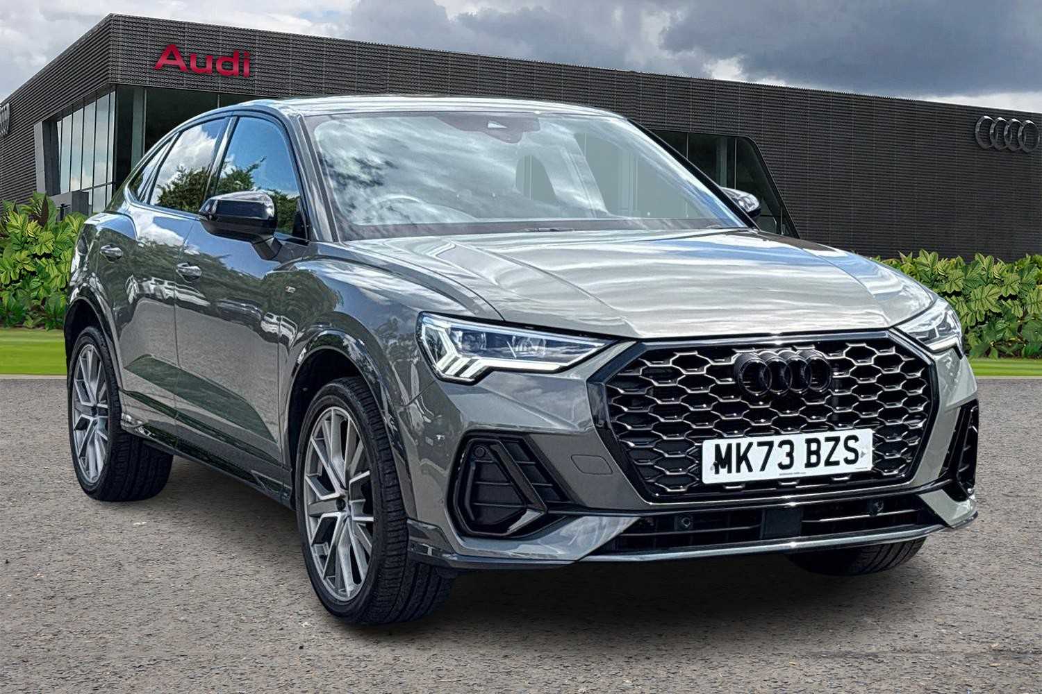 Main listing image - Audi Q3