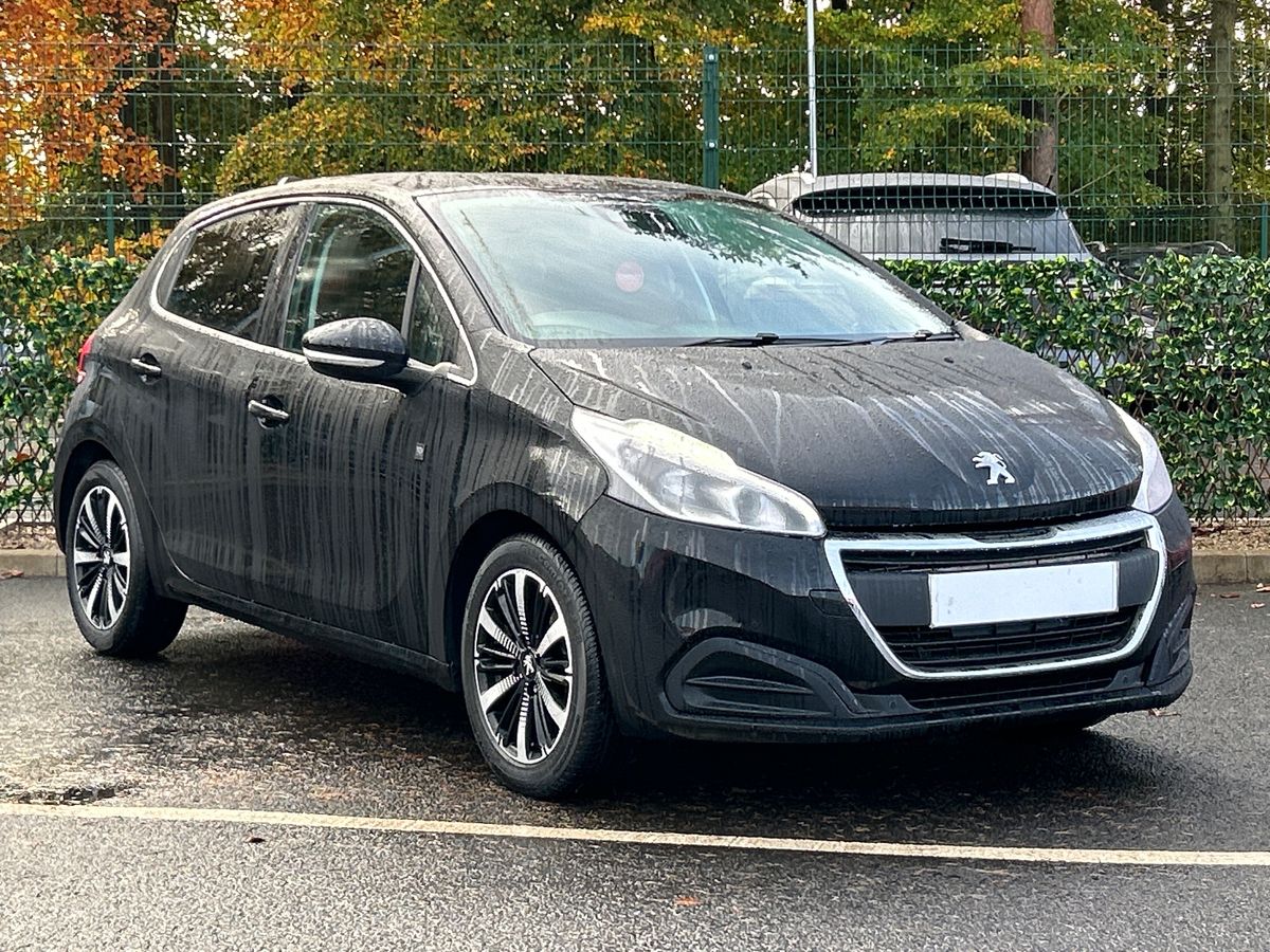 Main listing image - Peugeot 208