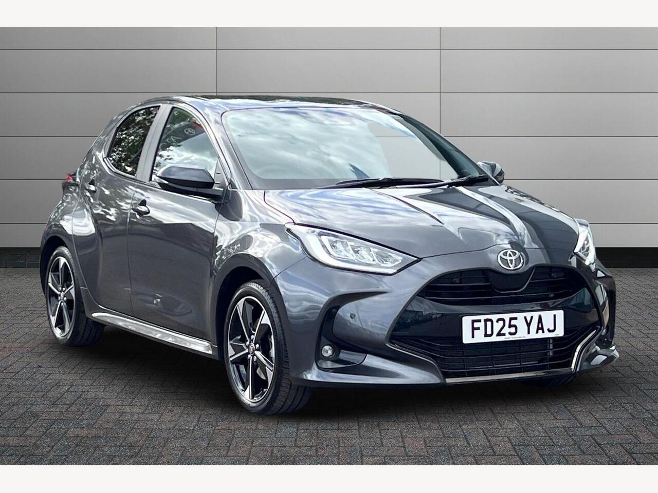 Main listing image - Toyota Yaris