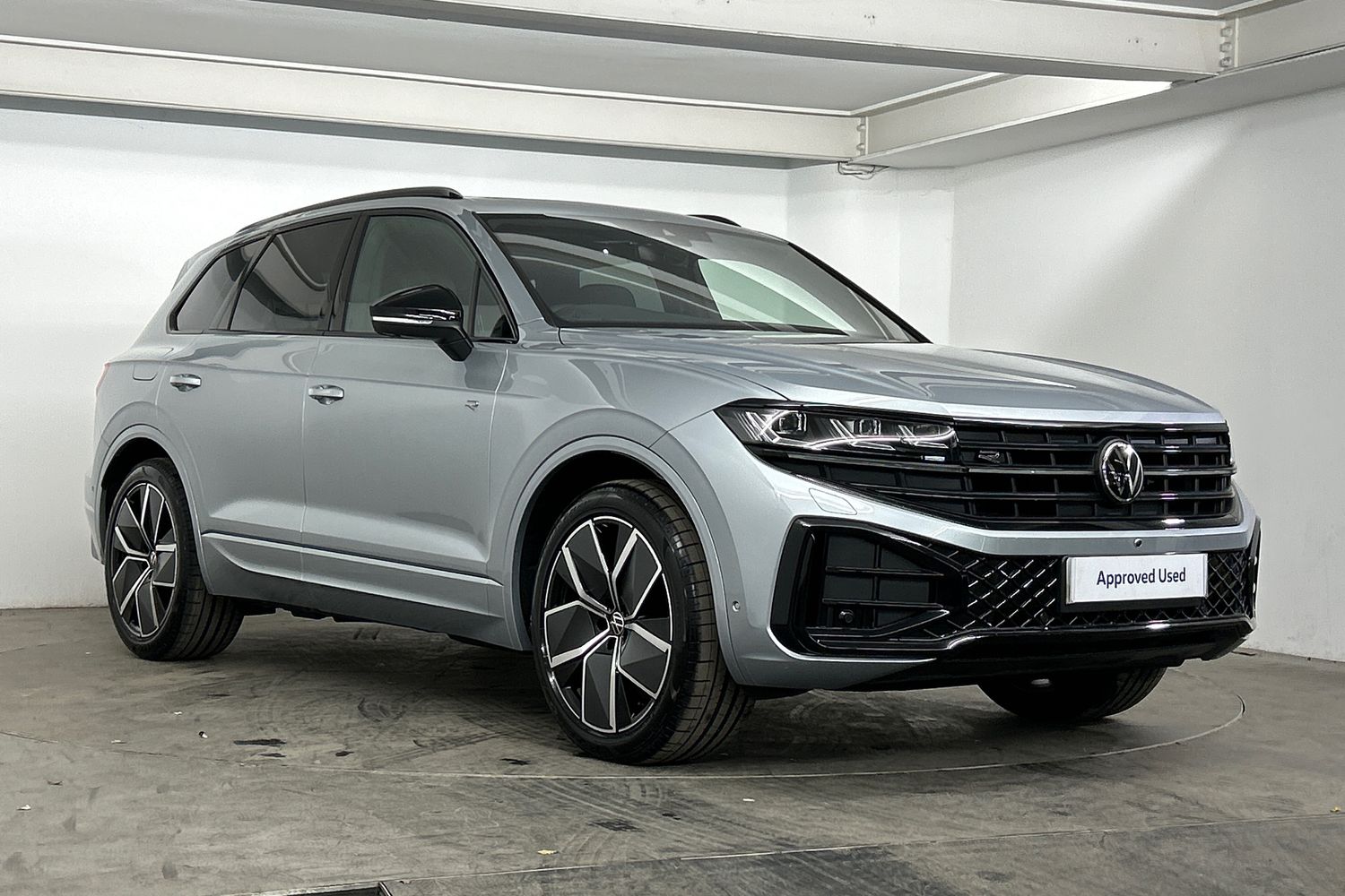Main listing image - Volkswagen Touareg