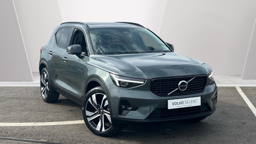 Main listing image - Volvo XC40