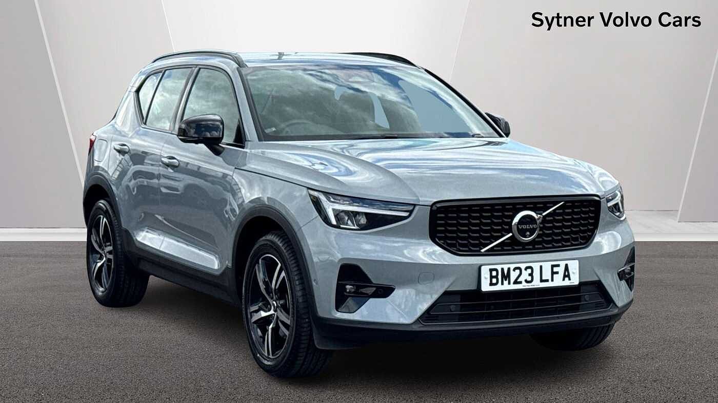 Main listing image - Volvo XC40