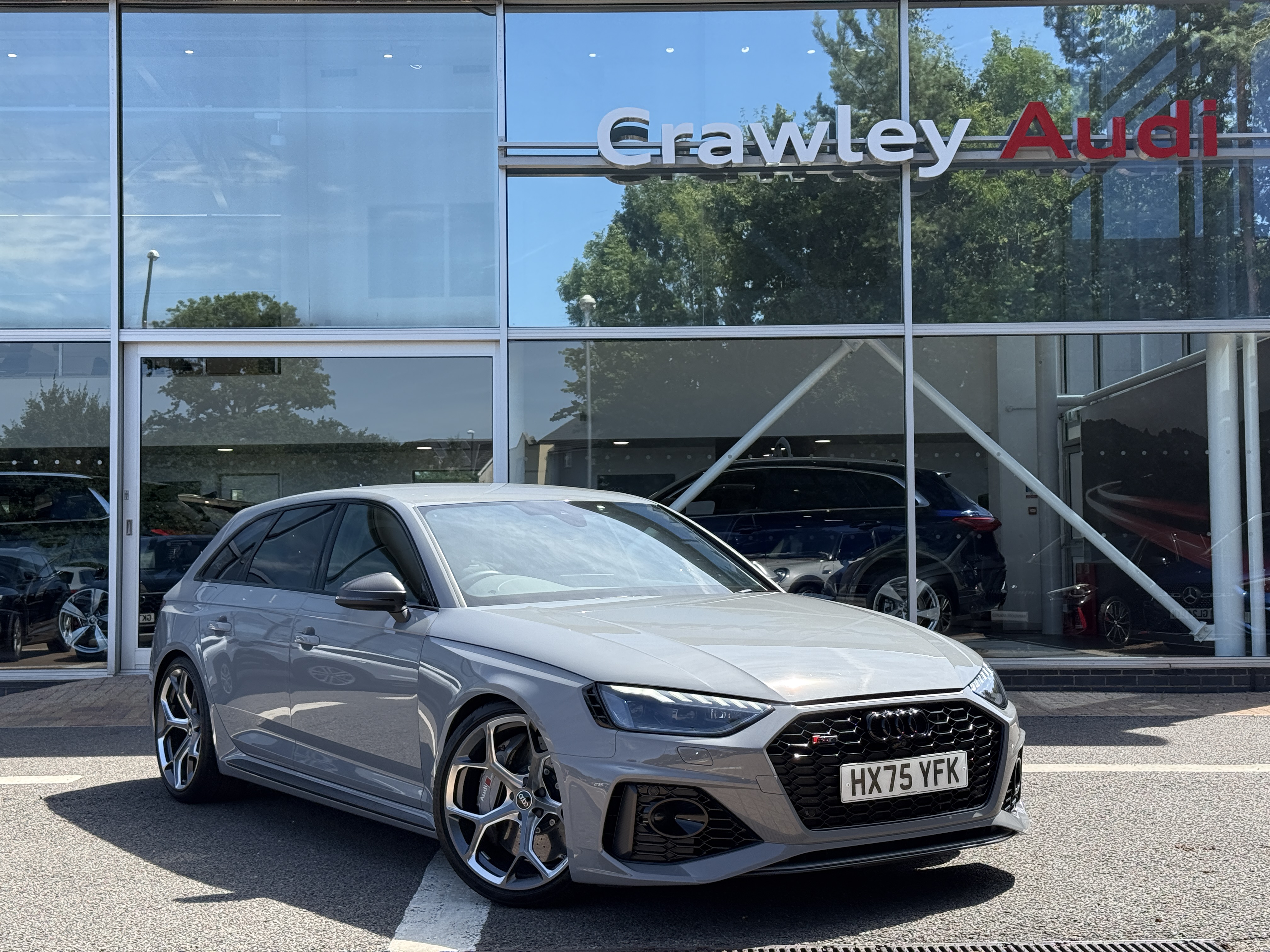 Main listing image - Audi RS4