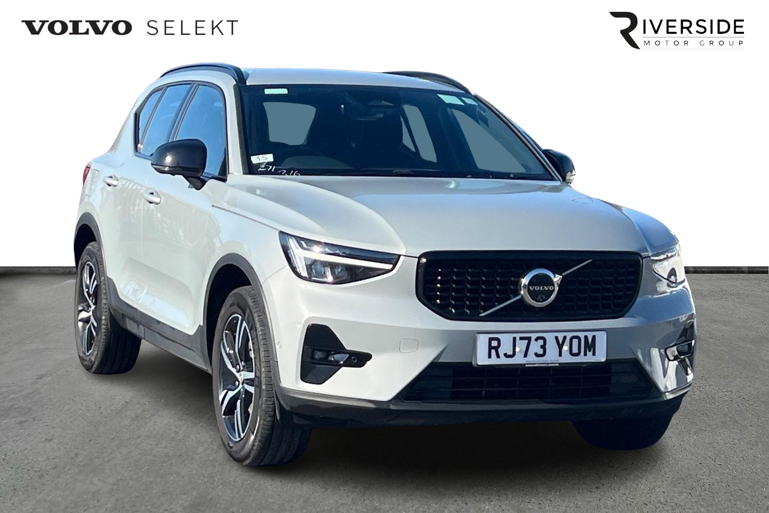 Main listing image - Volvo XC40