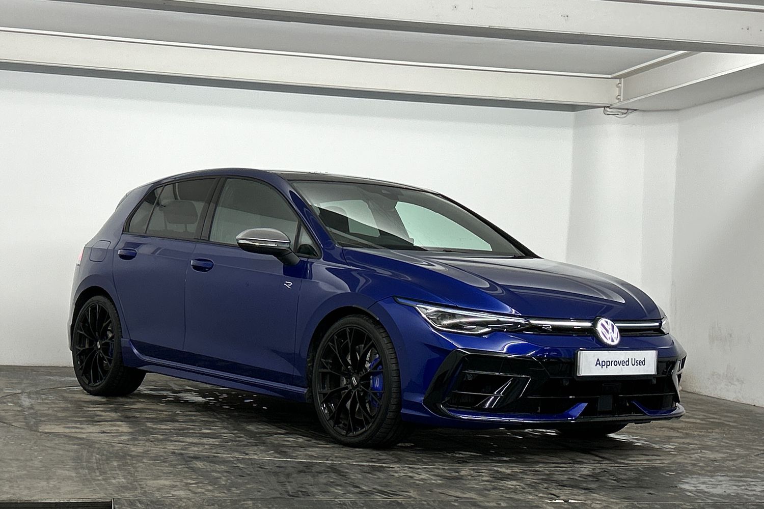 Main listing image - Volkswagen Golf R