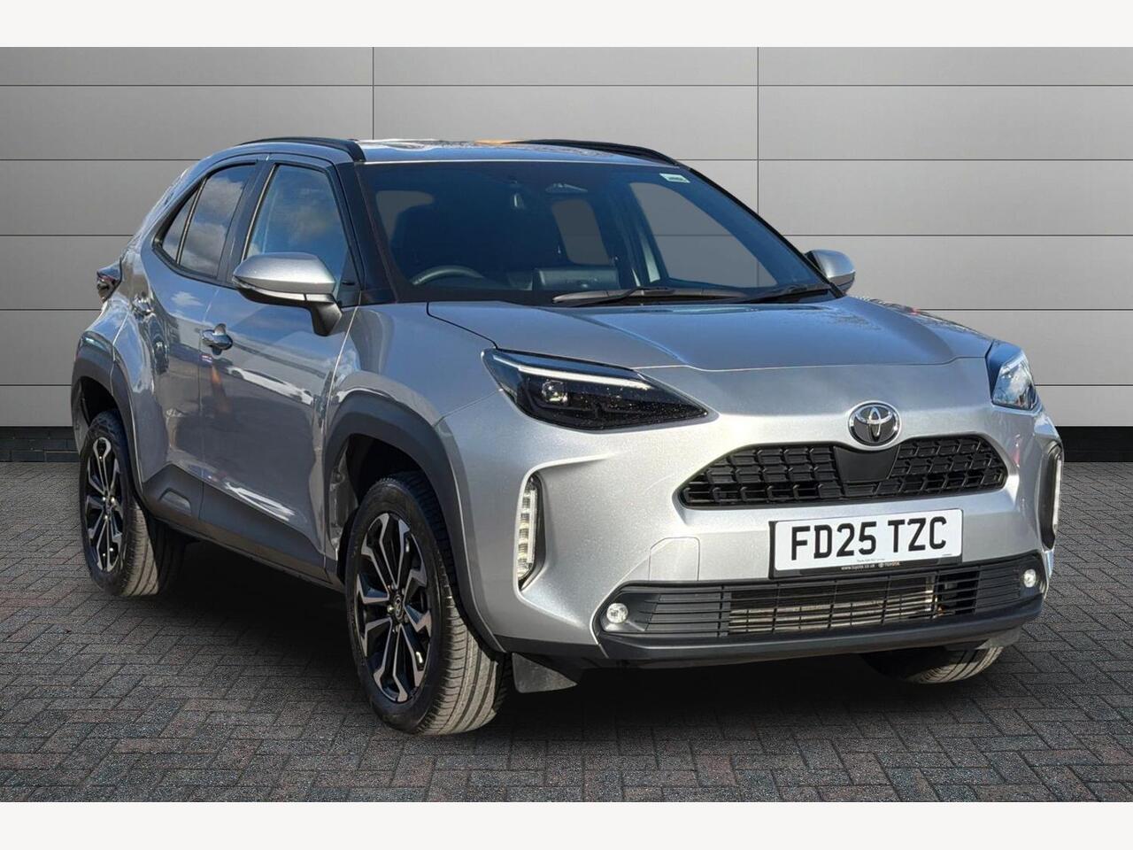 Main listing image - Toyota Yaris Cross