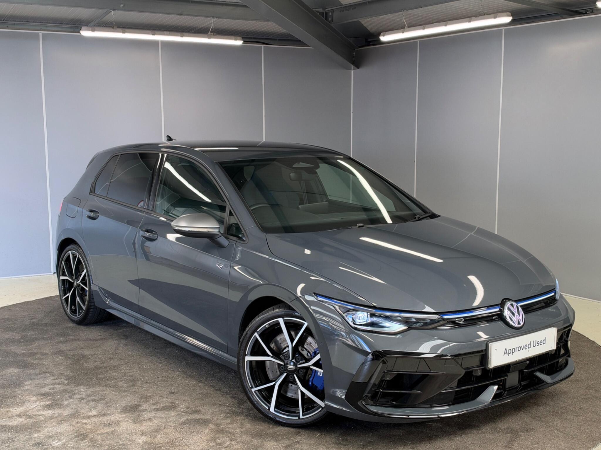 Main listing image - Volkswagen Golf