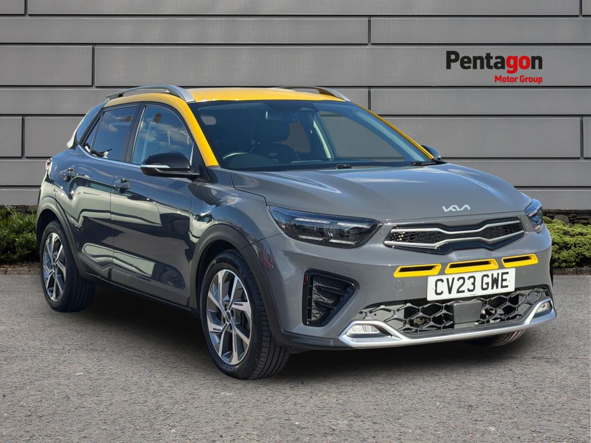 Main listing image - Kia Stonic